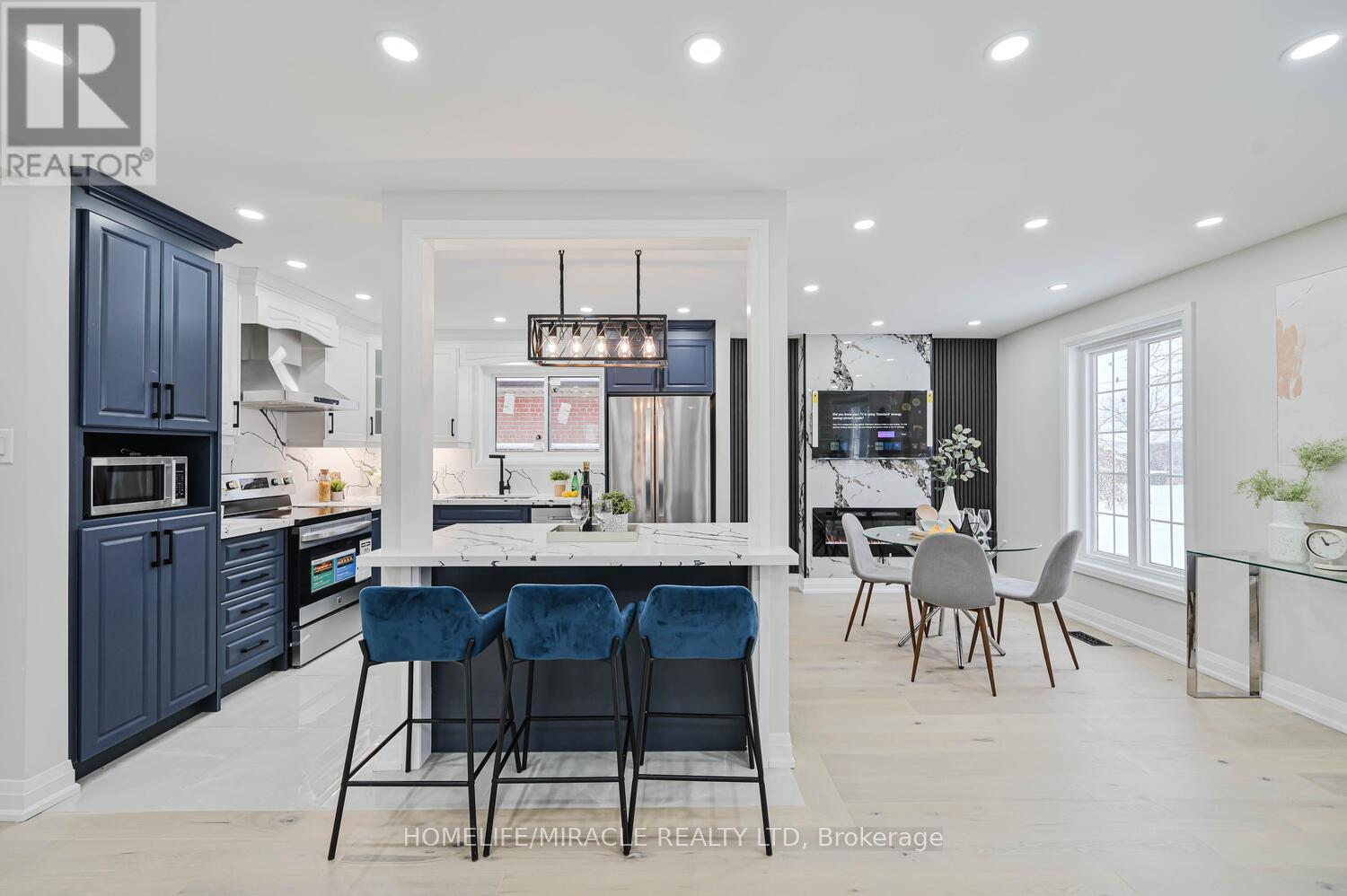 55 Taysham Crescent, Toronto, Ontario  M9V 1X1 - Photo 14 - W12882274