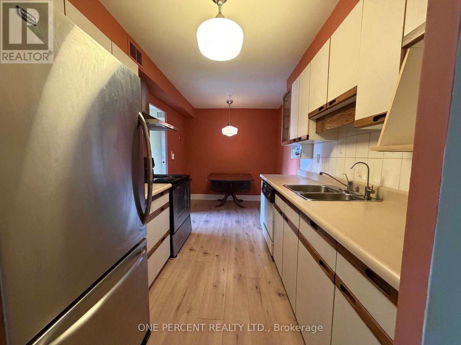 1402 - 61 Richview Road, Toronto, Ontario  M9A 4M8 - Photo 2 - W12883188