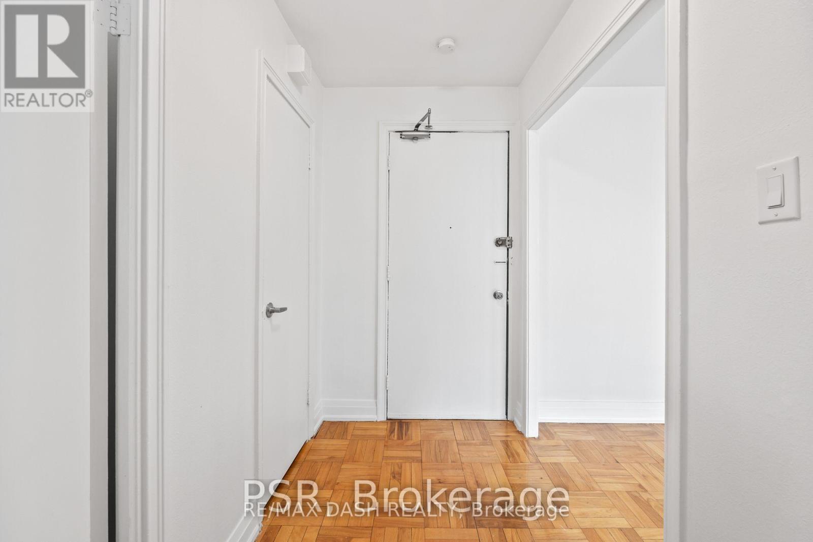 18 - 69 Old Mill Terrace, Toronto, Ontario  M8X 1A1 - Photo 3 - W12883198