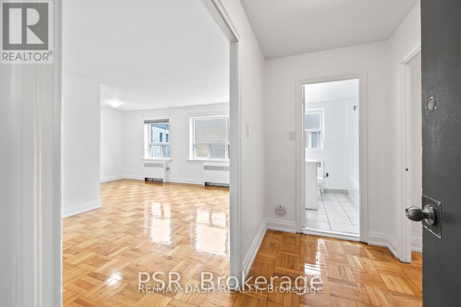 18 - 69 Old Mill Terrace, Toronto, Ontario  M8X 1A1 - Photo 4 - W12883198