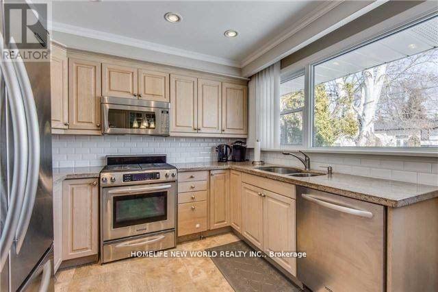 79 Alamosa Drive, Toronto, Ontario  M2J 2N8 - Photo 5 - C12859706