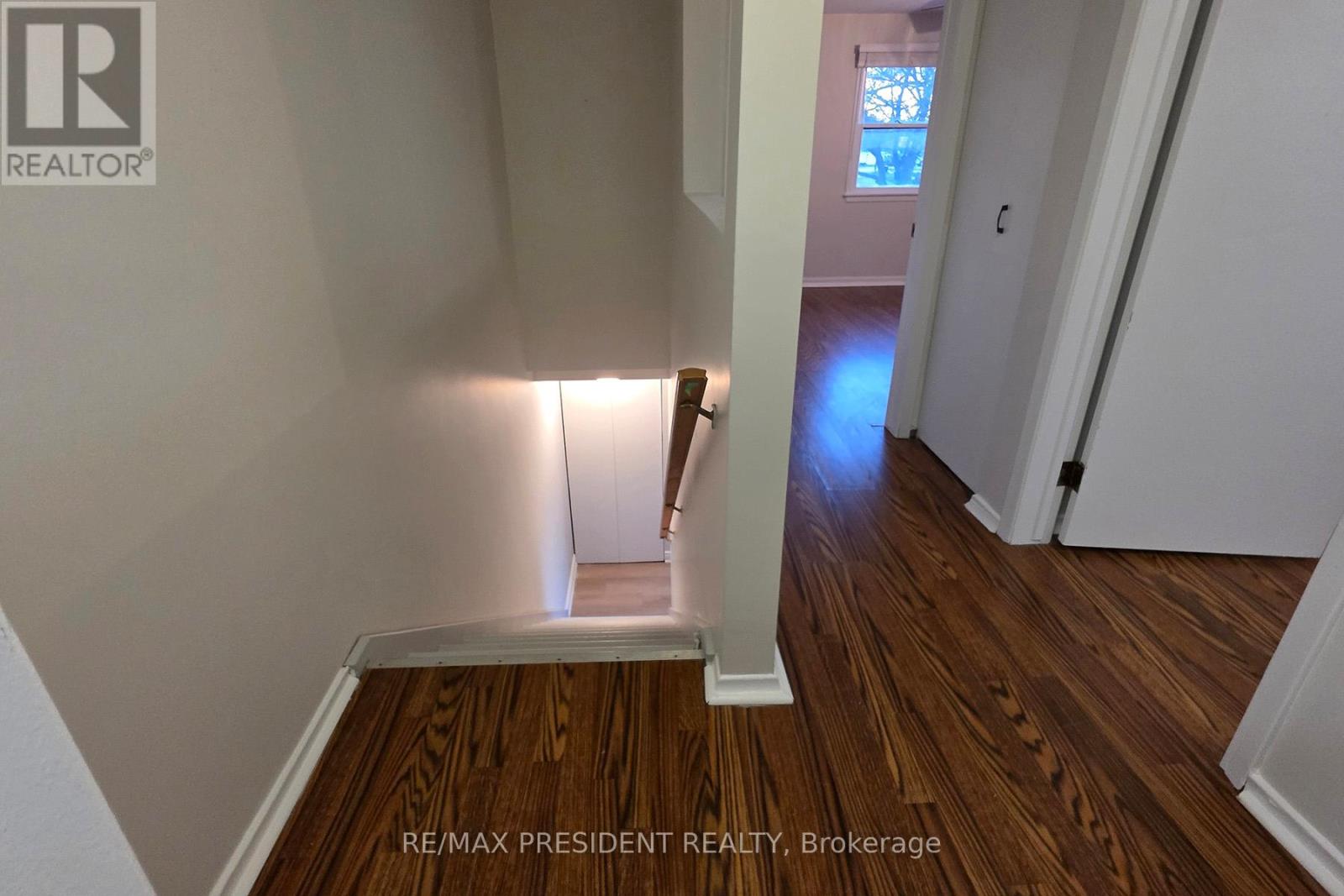 B - 560 Brookhaven Crescent, Waterloo, Ontario  N2L 4R7 - Photo 24 - X12882654