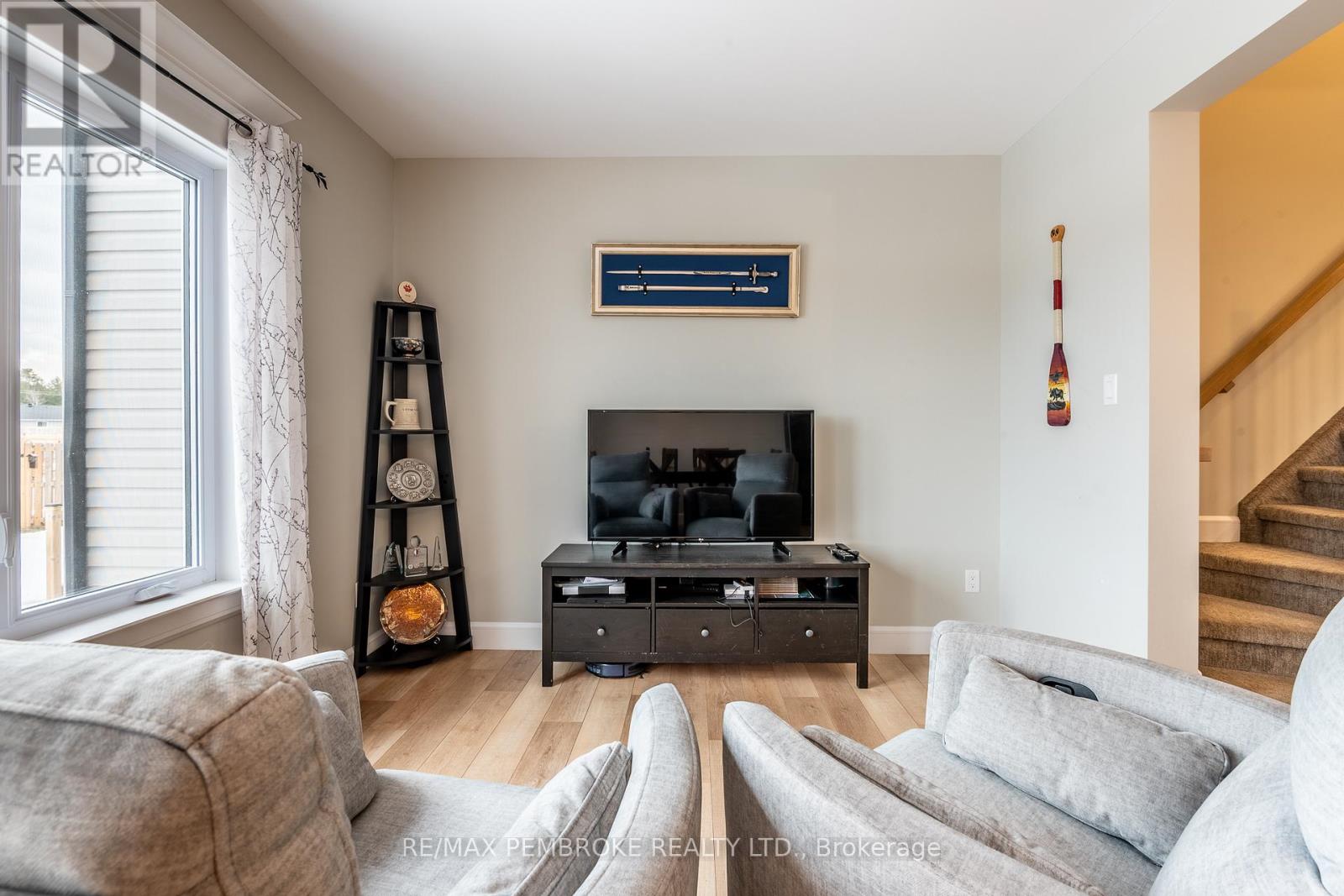 73 Chad Street, Petawawa, Ontario  K8H 0G9 - Photo 17 - X12883200