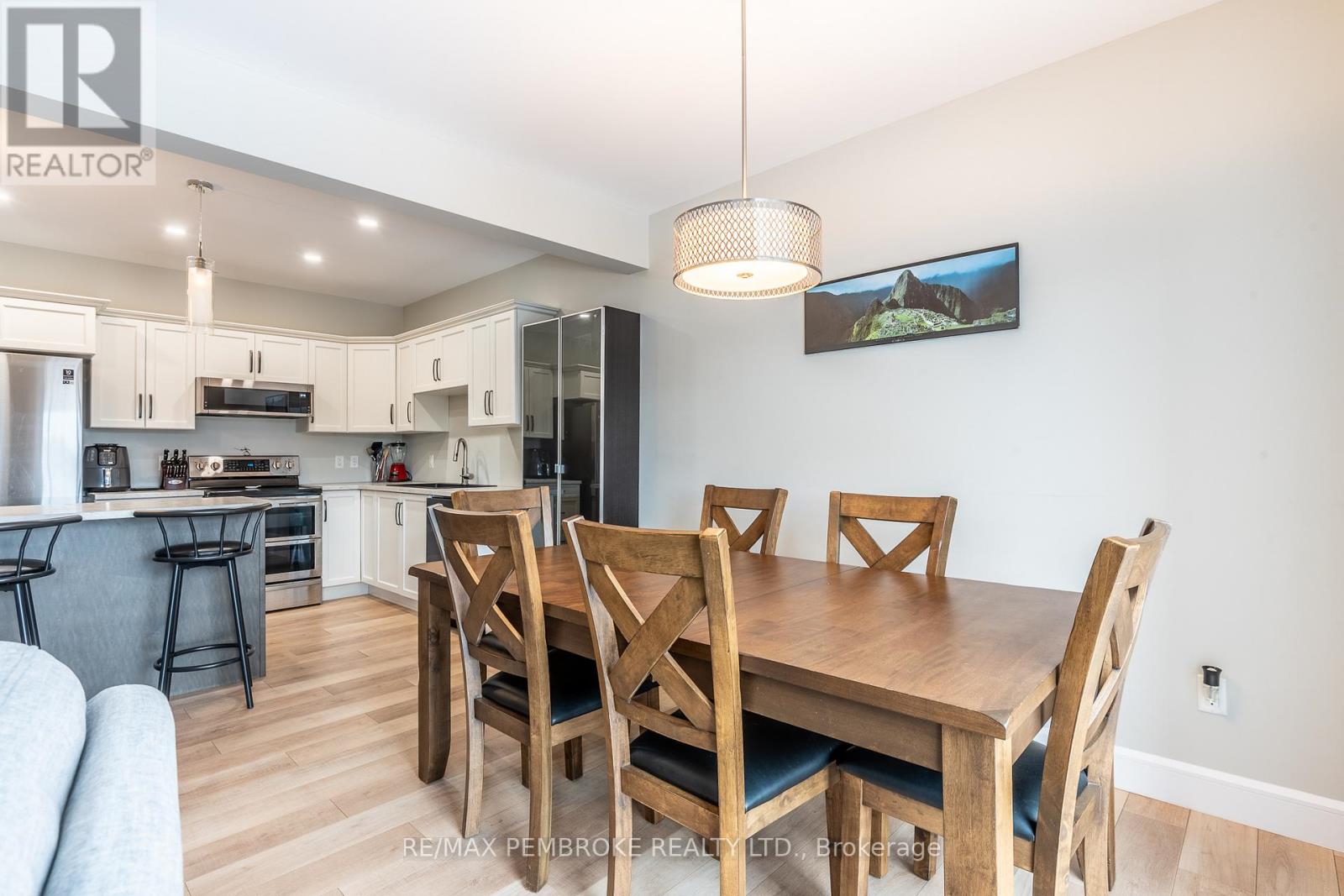 73 Chad Street, Petawawa, Ontario  K8H 0G9 - Photo 18 - X12883200