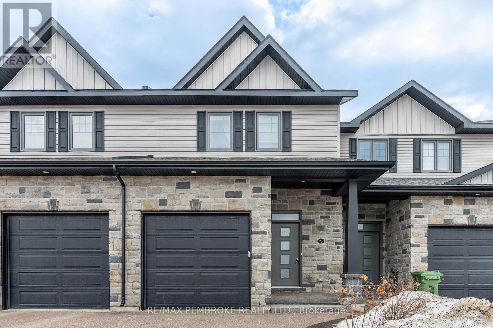 73 Chad Street, Petawawa, Ontario  K8H 0G9 - Photo 2 - X12883200