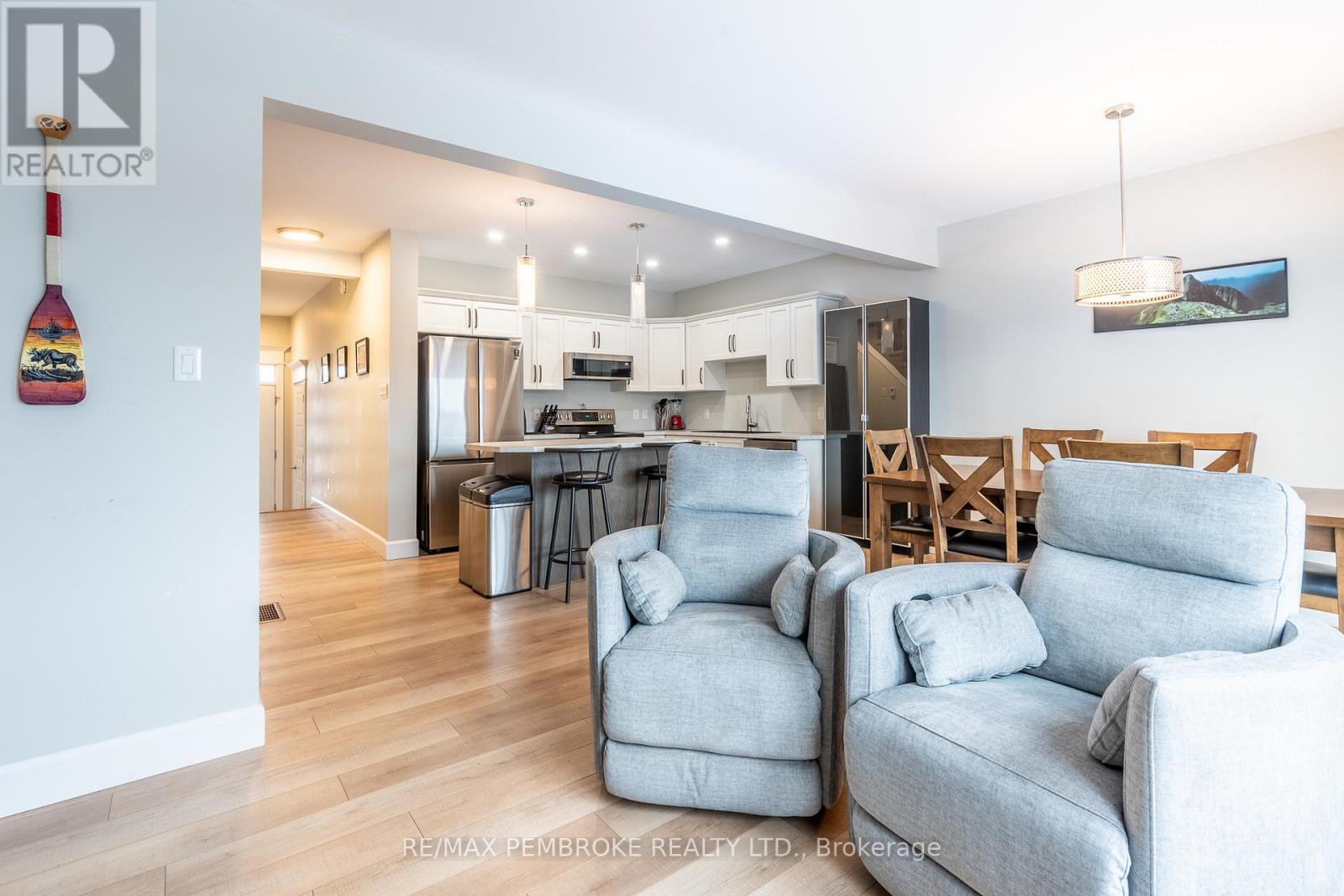 73 Chad Street, Petawawa, Ontario  K8H 0G9 - Photo 20 - X12883200