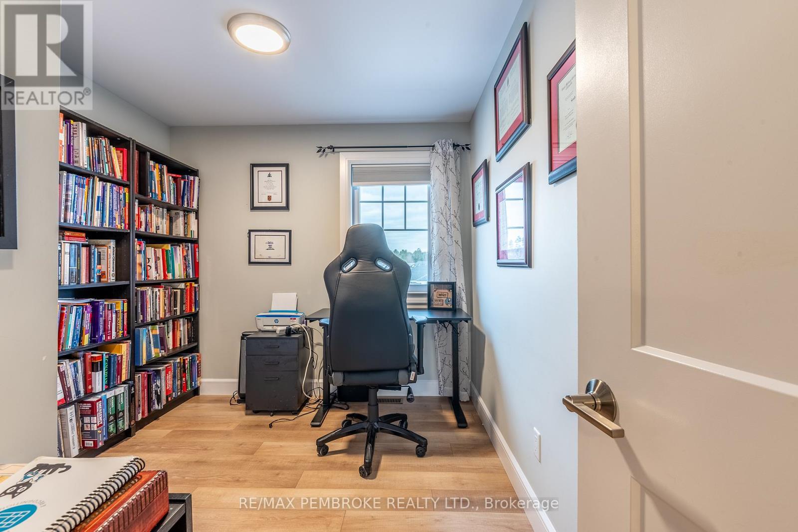 73 Chad Street, Petawawa, Ontario  K8H 0G9 - Photo 24 - X12883200