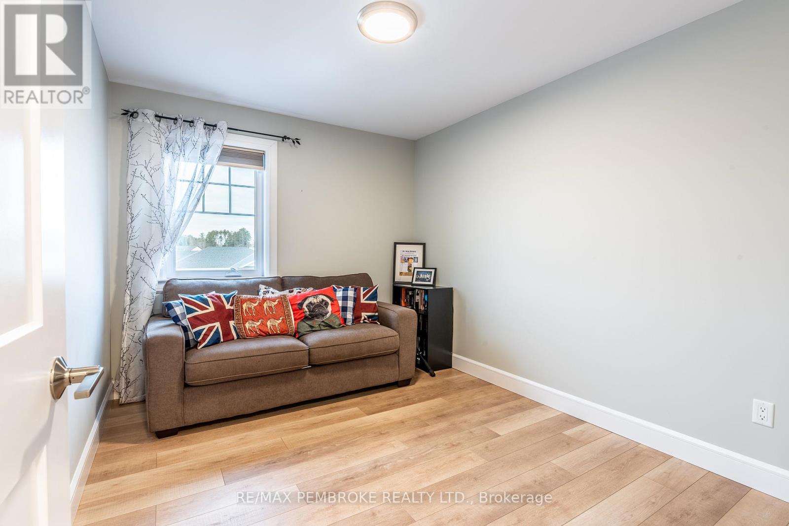 73 Chad Street, Petawawa, Ontario  K8H 0G9 - Photo 28 - X12883200