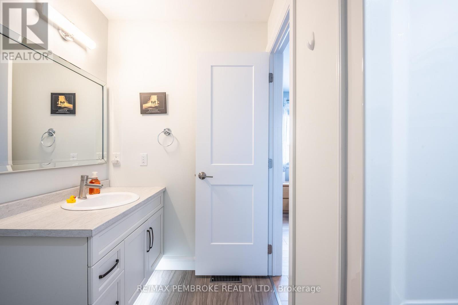 73 Chad Street, Petawawa, Ontario  K8H 0G9 - Photo 35 - X12883200