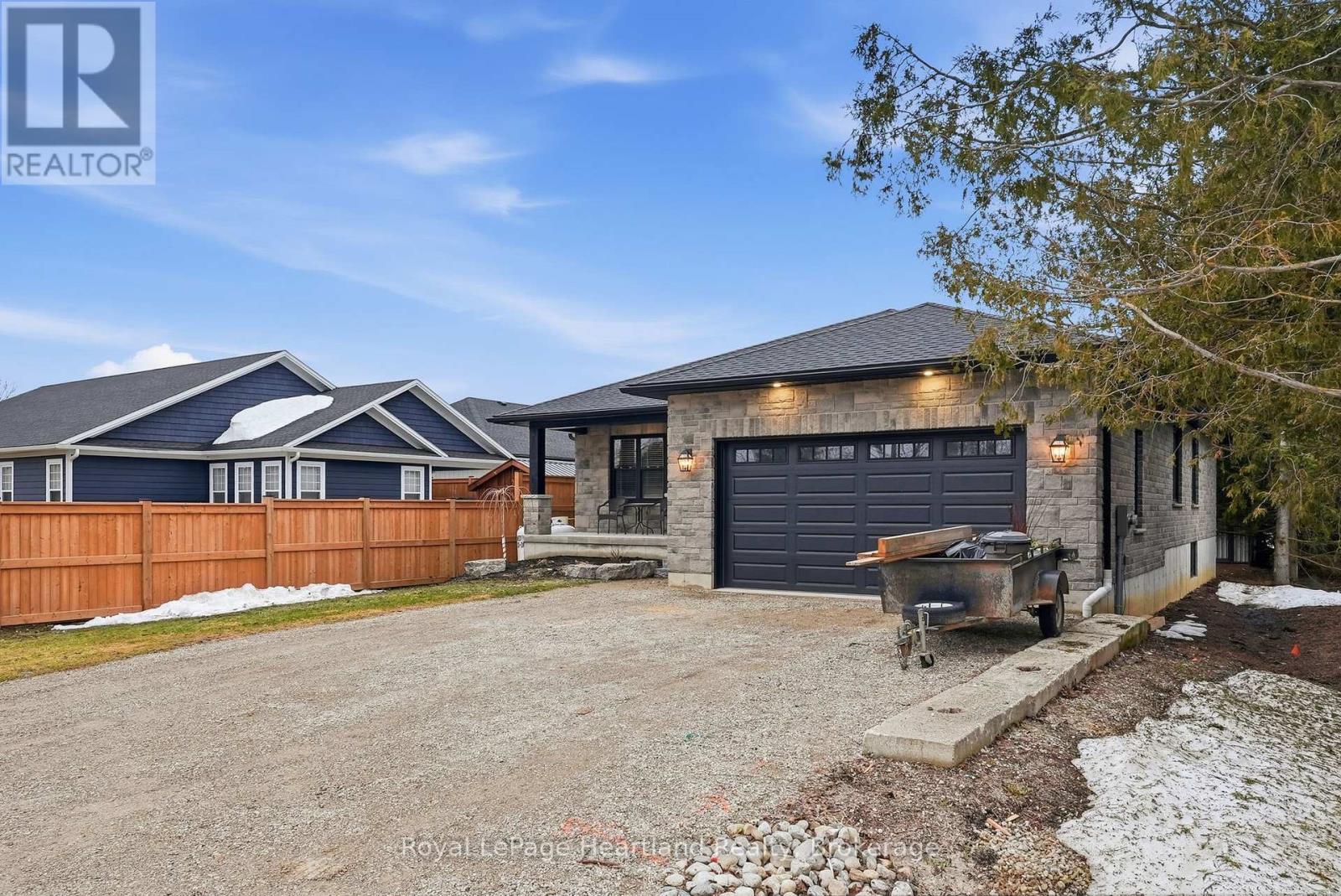 18 Geddes Street, Minto, Ontario  N0G 1M0 - Photo 31 - X12883240