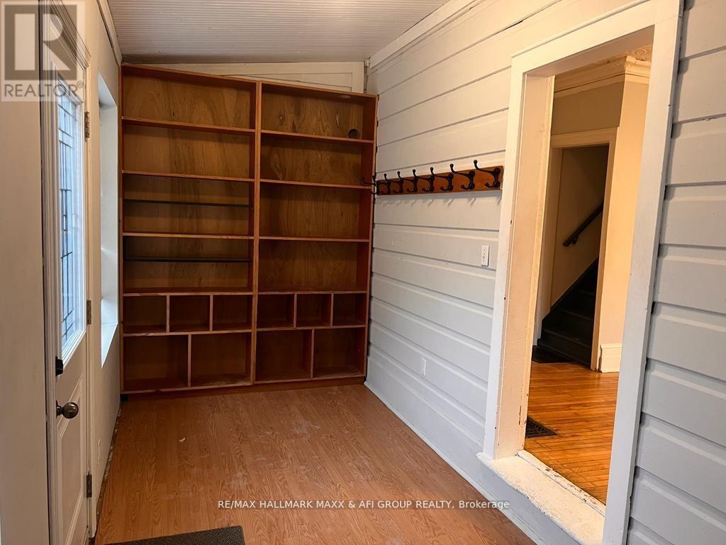 Back - 61 Wellington Street E, Aurora, Ontario  L4G 1H7 - Photo 2 - N12883208