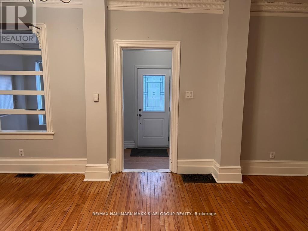 Back - 61 Wellington Street E, Aurora, Ontario  L4G 1H7 - Photo 5 - N12883208