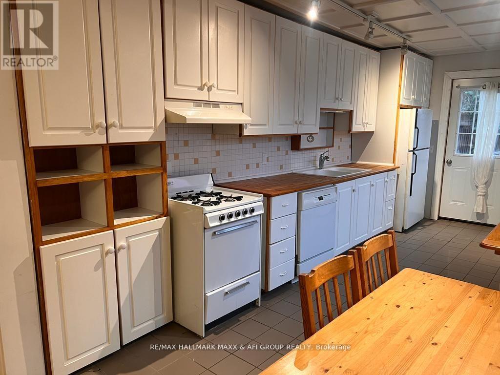 Back - 61 Wellington Street E, Aurora, Ontario  L4G 1H7 - Photo 8 - N12883208