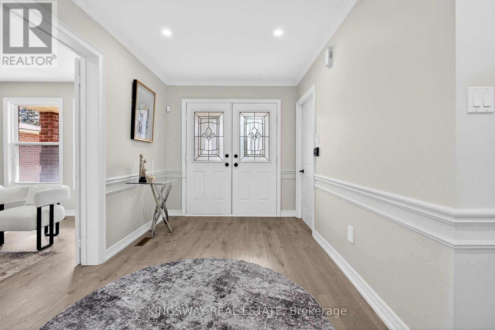 325 Salisbury Lane, Newmarket, Ontario  L3Y 8A6 - Photo 6 - N12869652