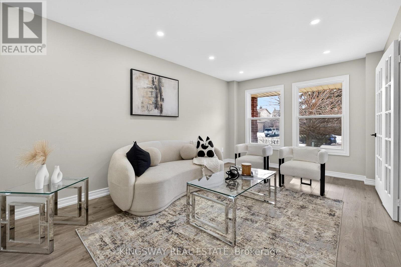 325 Salisbury Lane, Newmarket, Ontario  L3Y 8A6 - Photo 7 - N12869652