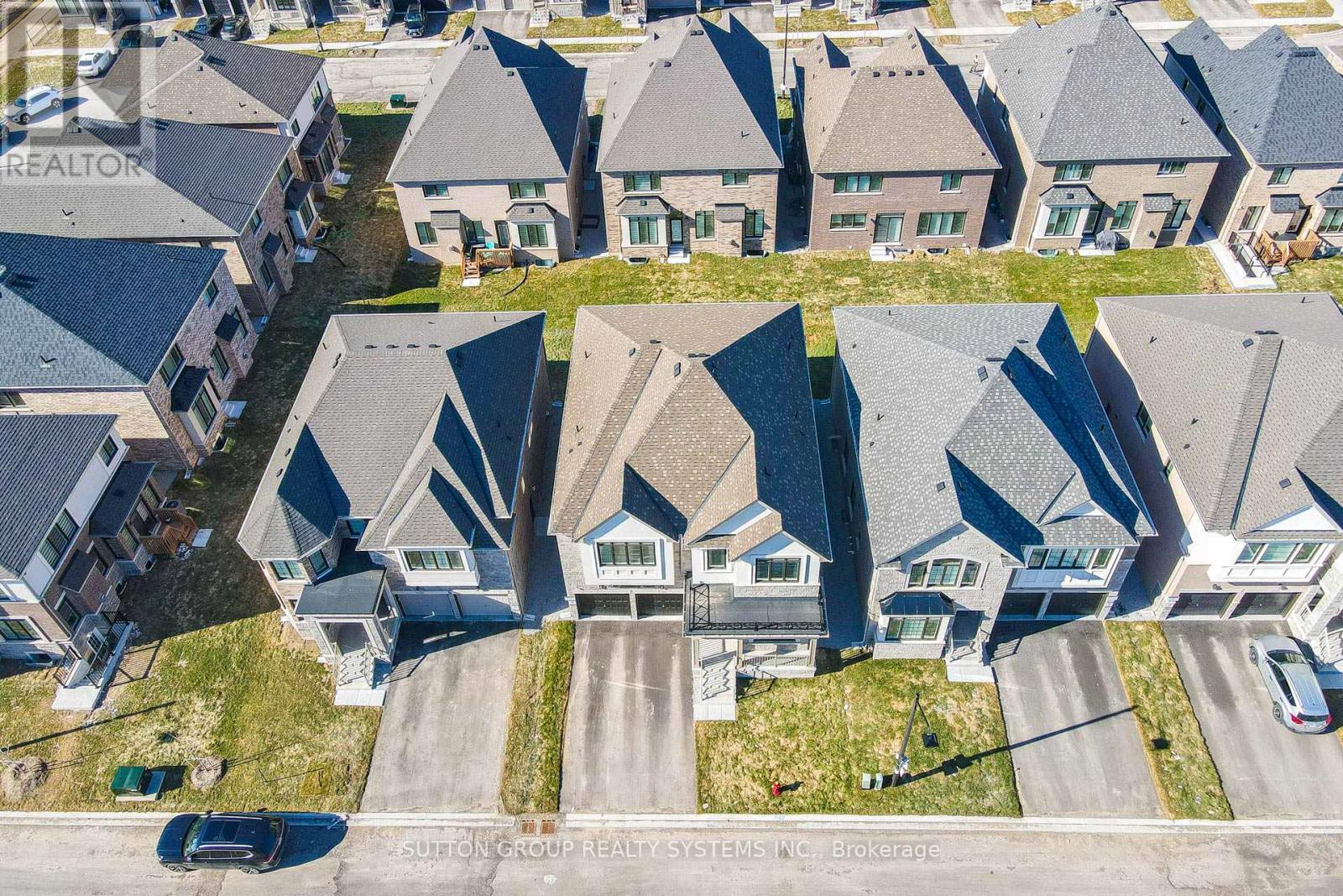 1530 Buttercup Court, Milton, Ontario  L9E 2G3 - Photo 4 - W12883204