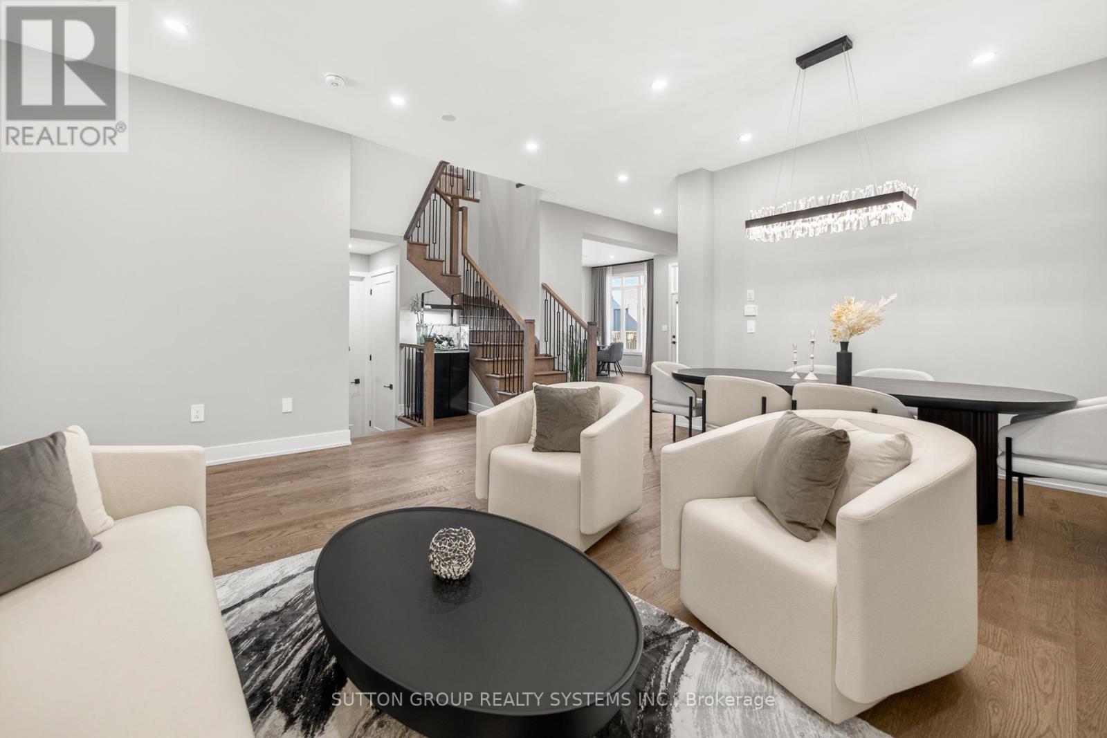 1530 Buttercup Court, Milton, Ontario  L9E 2G3 - Photo 9 - W12883204