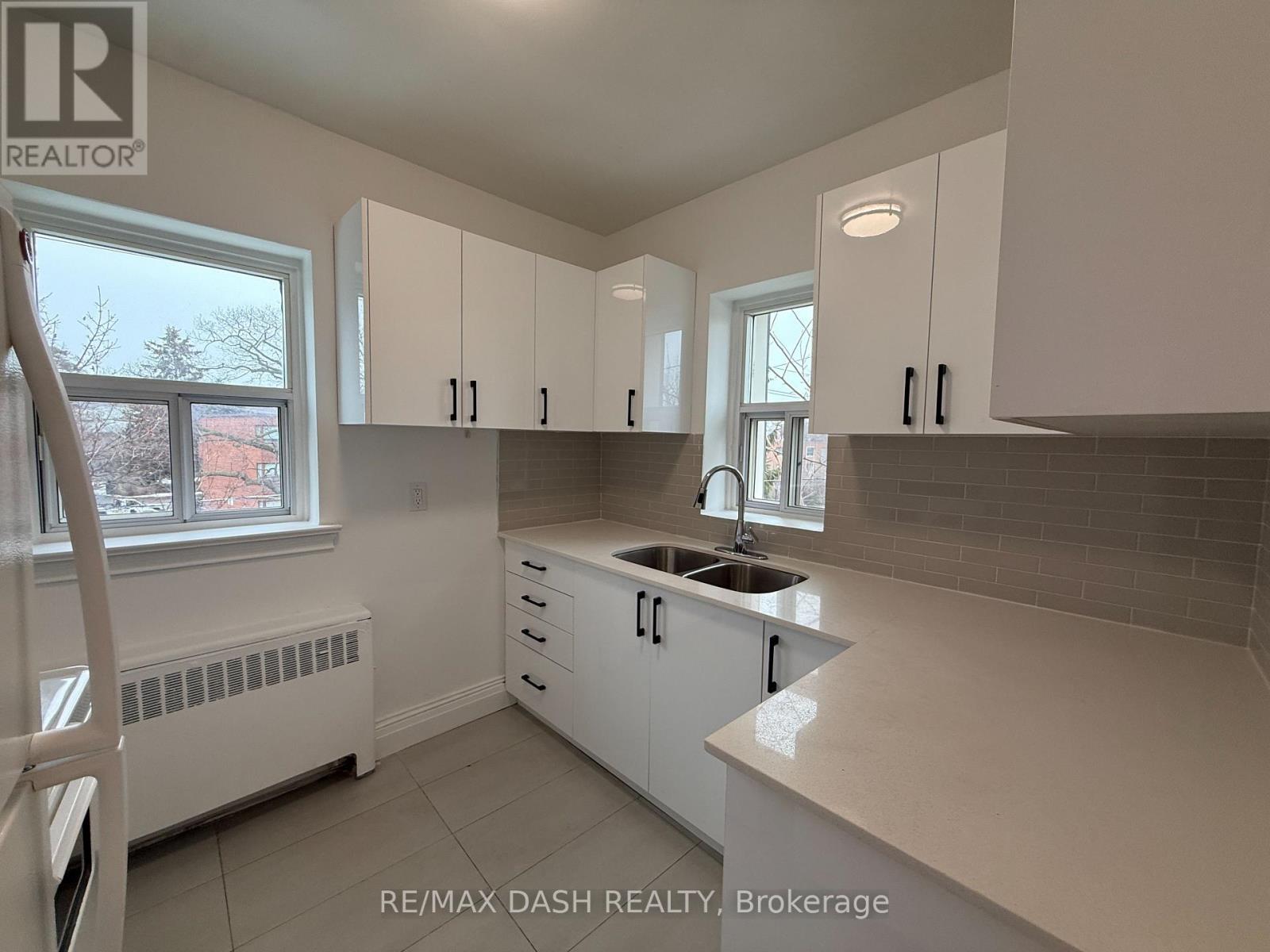 17 - 69 Old Mill Terrace, Toronto, Ontario  M8X 1A1 - Photo 10 - W12883228