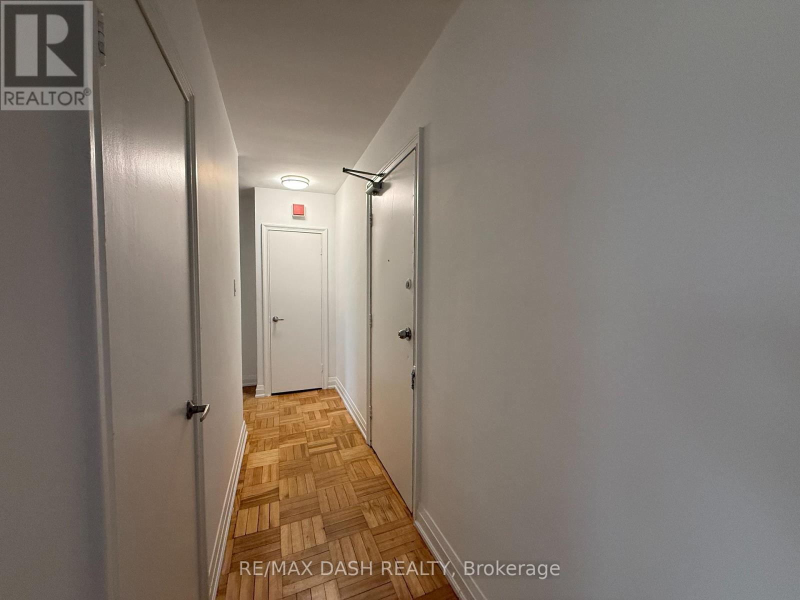 17 - 69 Old Mill Terrace, Toronto, Ontario  M8X 1A1 - Photo 4 - W12883228