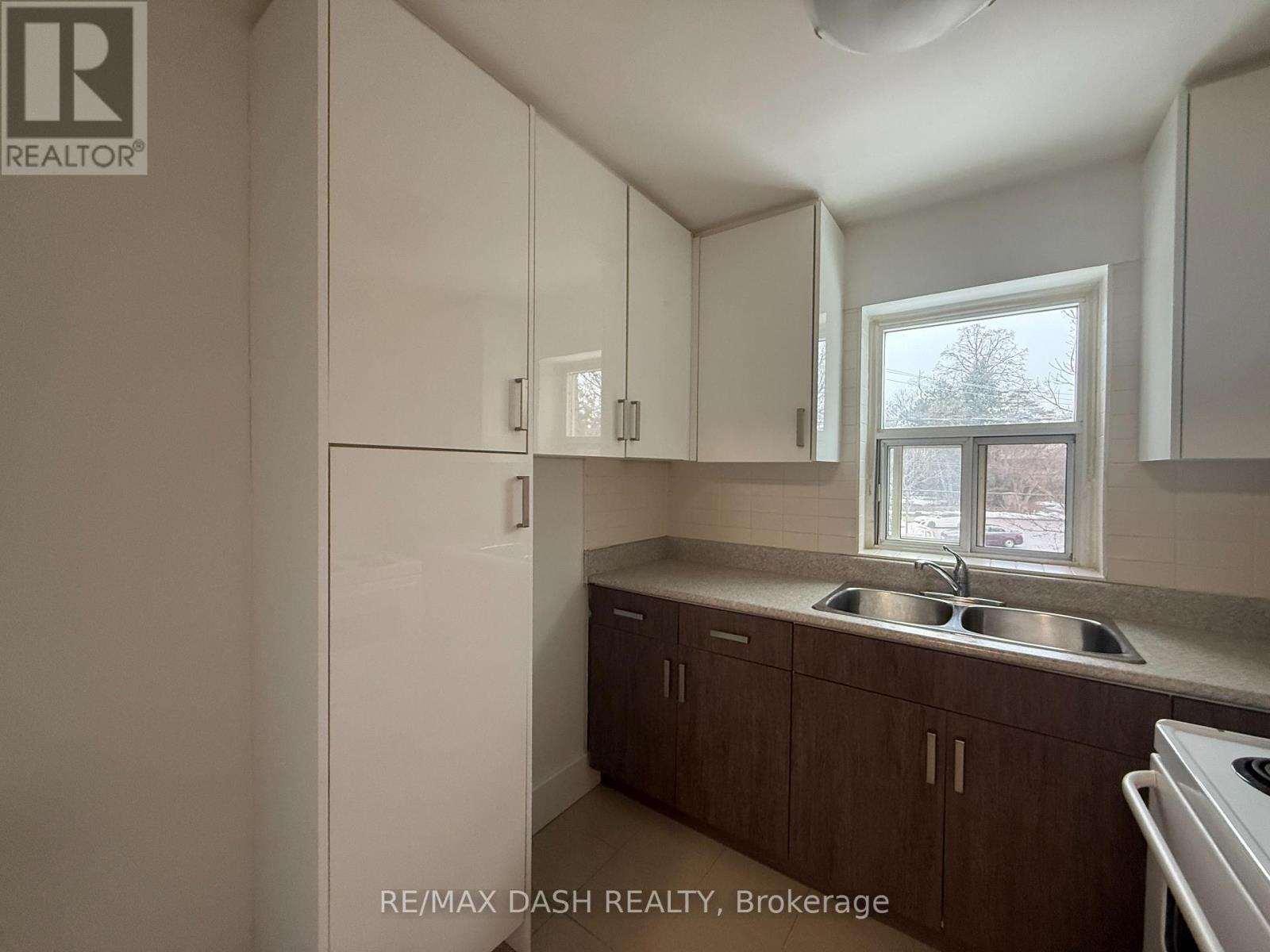 10 - 69 Old Mill Terrace, Toronto, Ontario  M8X 1A1 - Photo 10 - W12883244