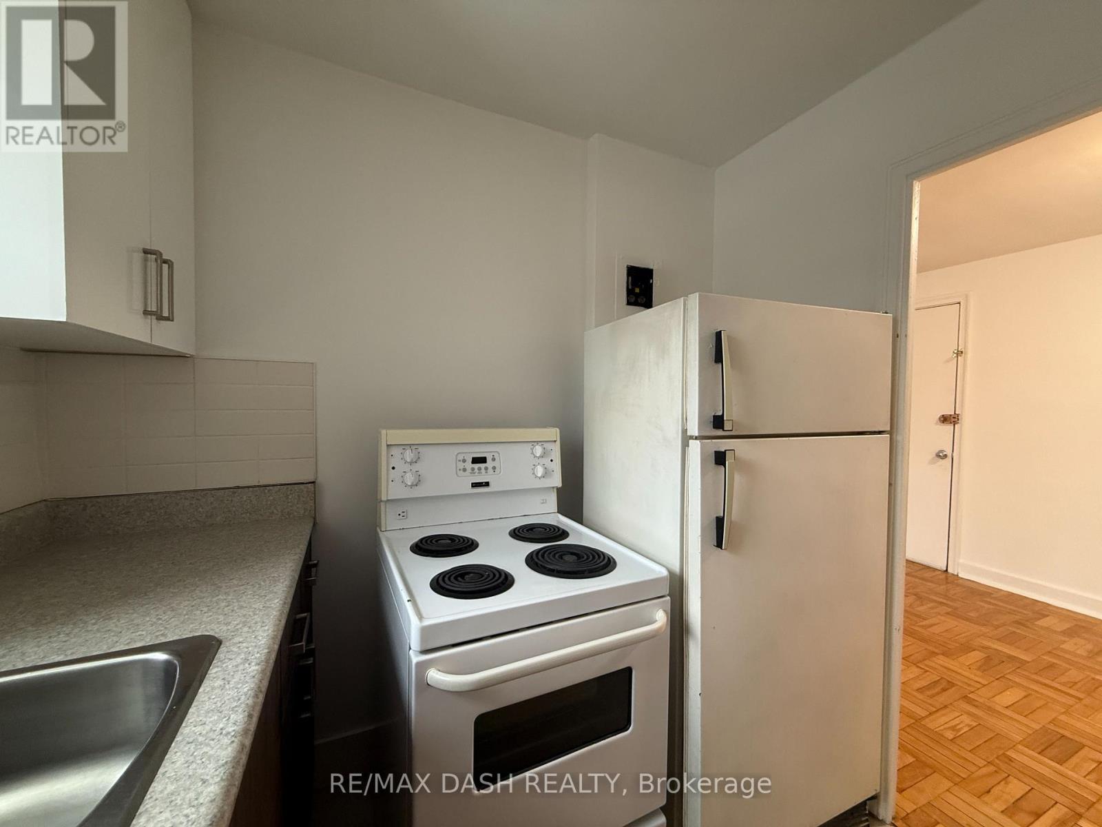 10 - 69 Old Mill Terrace, Toronto, Ontario  M8X 1A1 - Photo 13 - W12883244