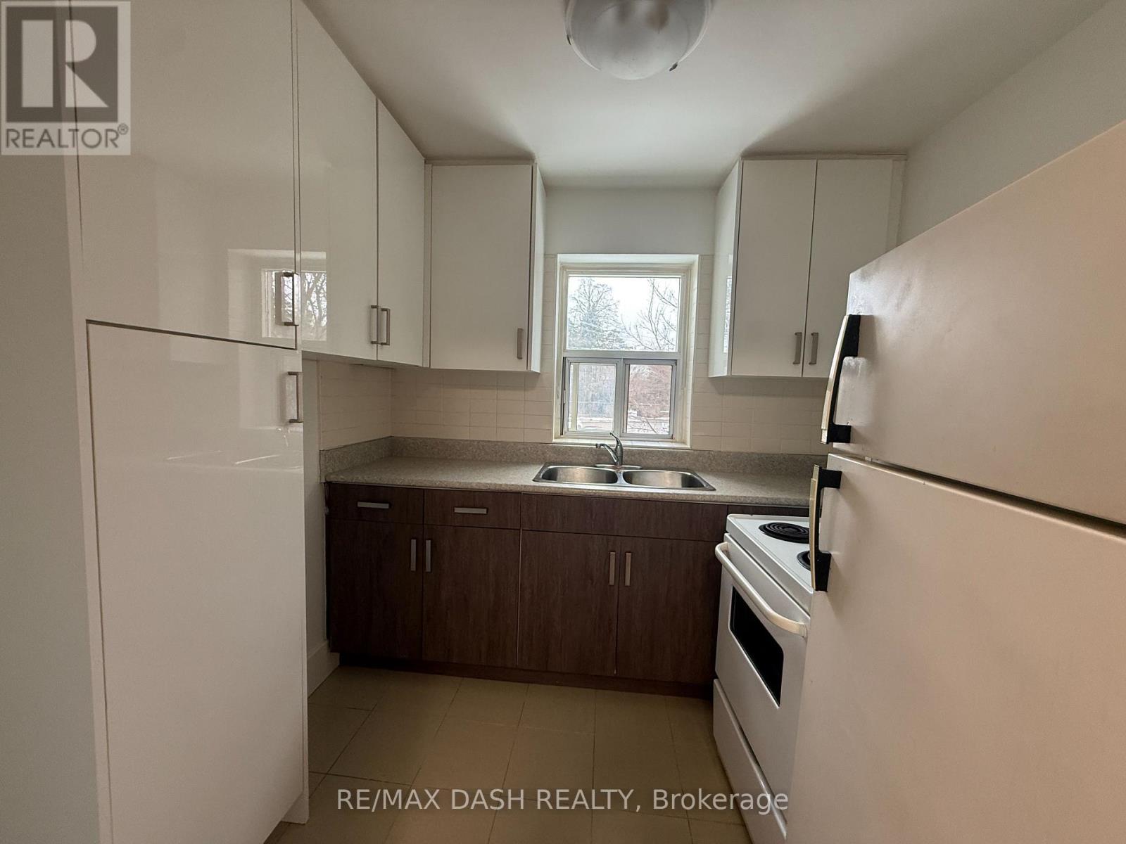 10 - 69 Old Mill Terrace, Toronto, Ontario  M8X 1A1 - Photo 9 - W12883244