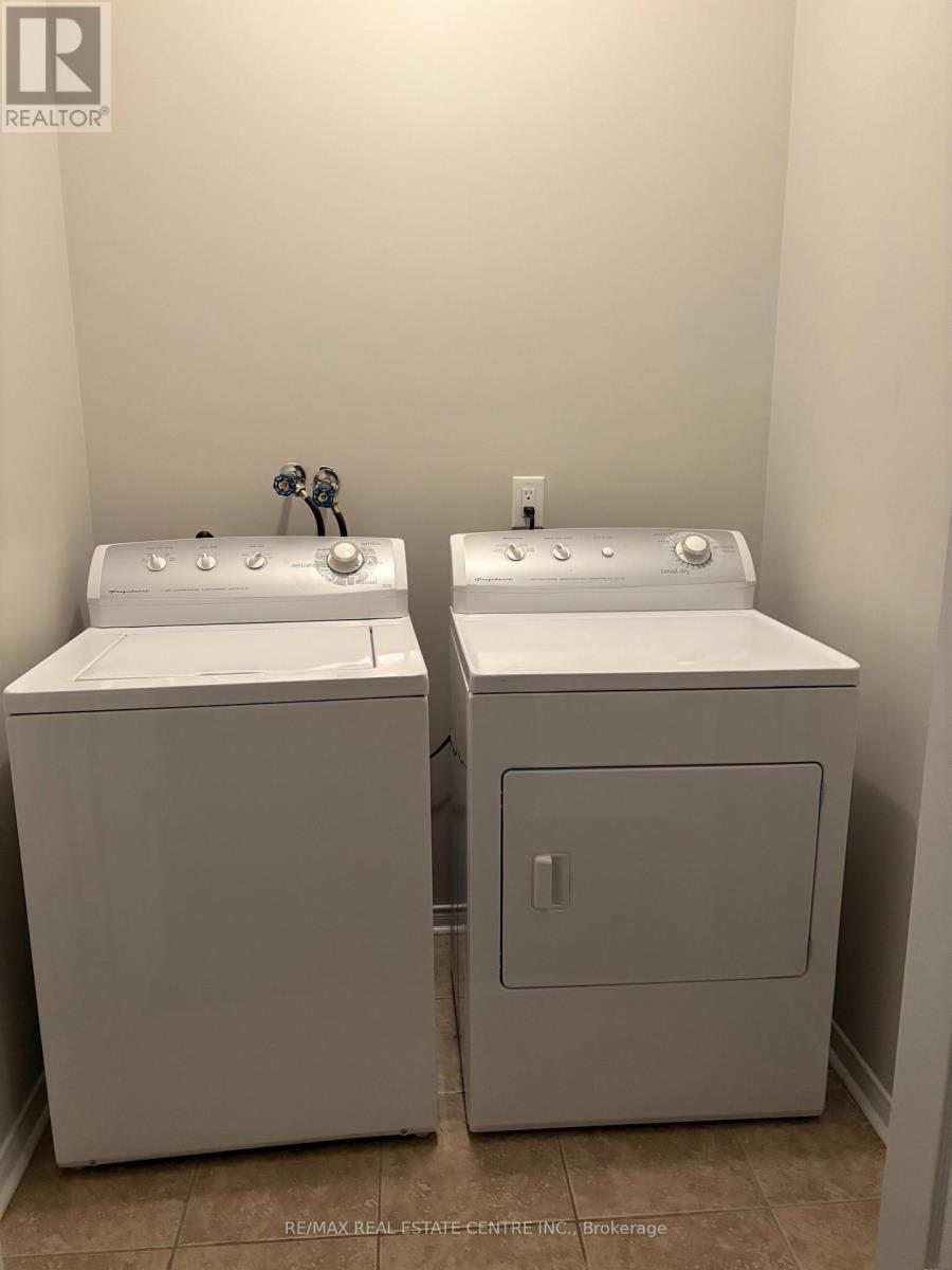 5195 Angel Stone Drive, Mississauga, Ontario  L5M 0L5 - Photo 10 - W12883118