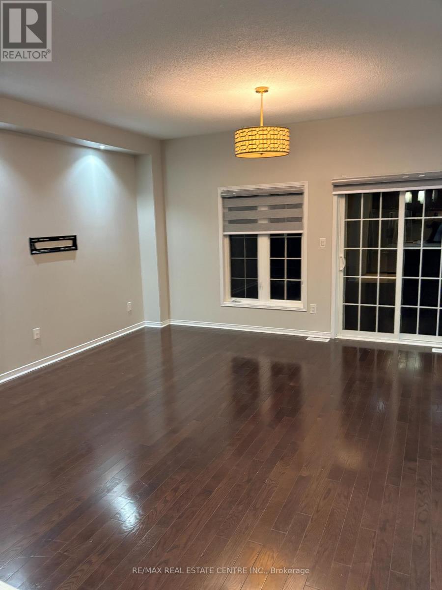 5195 Angel Stone Drive, Mississauga, Ontario  L5M 0L5 - Photo 12 - W12883118