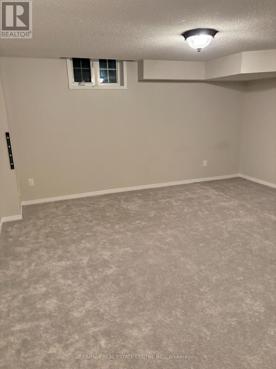 5195 Angel Stone Drive, Mississauga, Ontario  L5M 0L5 - Photo 13 - W12883118