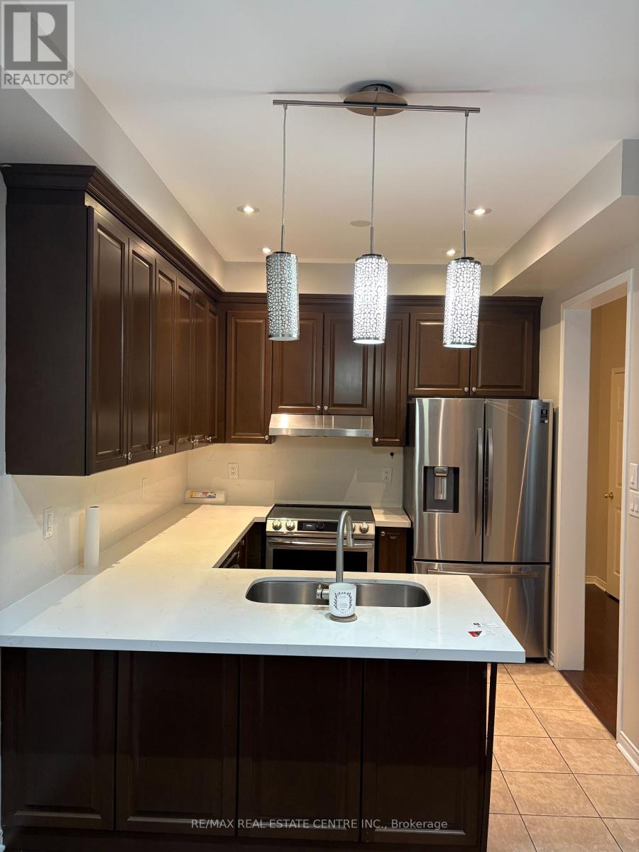 5195 Angel Stone Drive, Mississauga, Ontario  L5M 0L5 - Photo 5 - W12883118