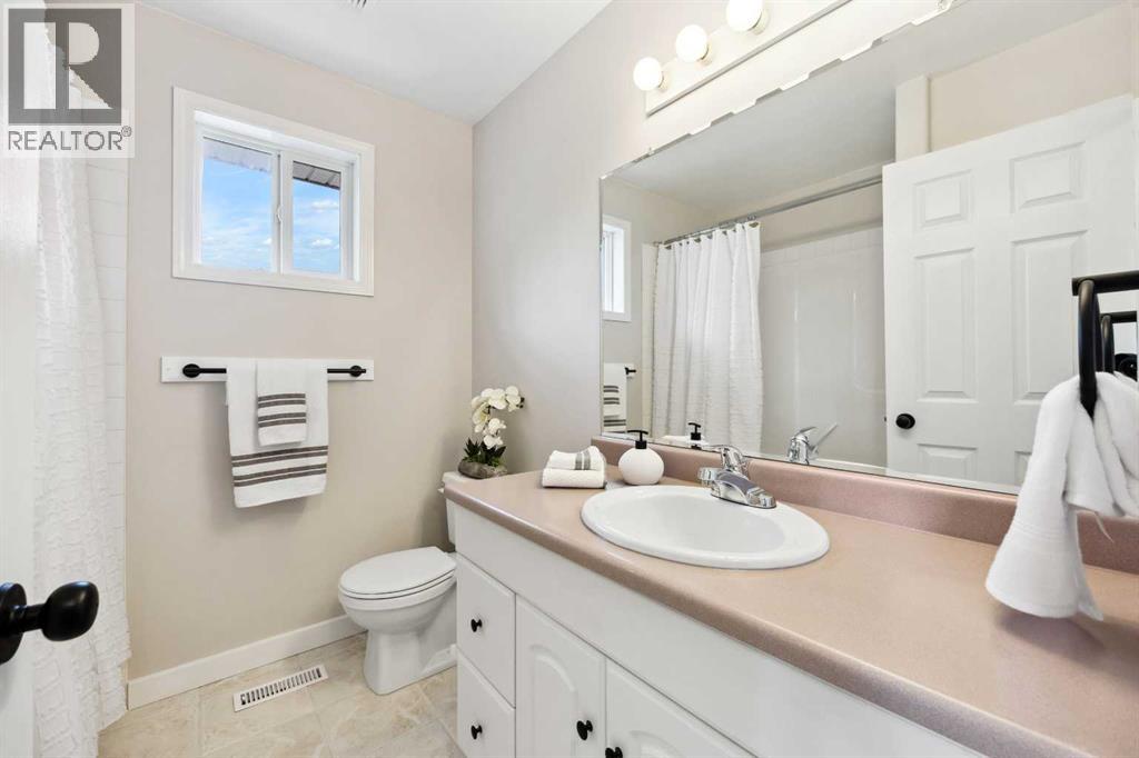 29 Ross Place, Crossfield, Alberta  T0M 0S0 - Photo 15 - A2292237