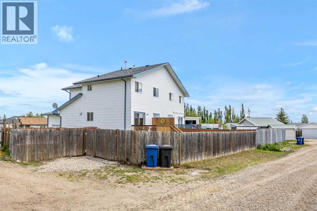 29 Ross Place, Crossfield, Alberta  T0M 0S0 - Photo 36 - A2292237