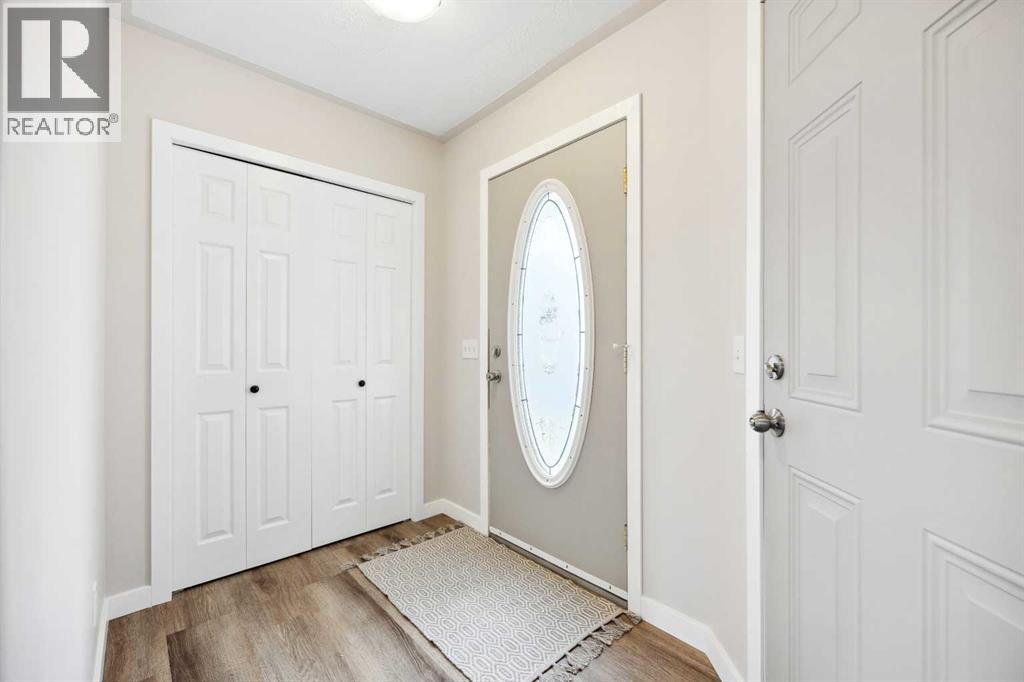 29 Ross Place, Crossfield, Alberta  T0M 0S0 - Photo 3 - A2292237