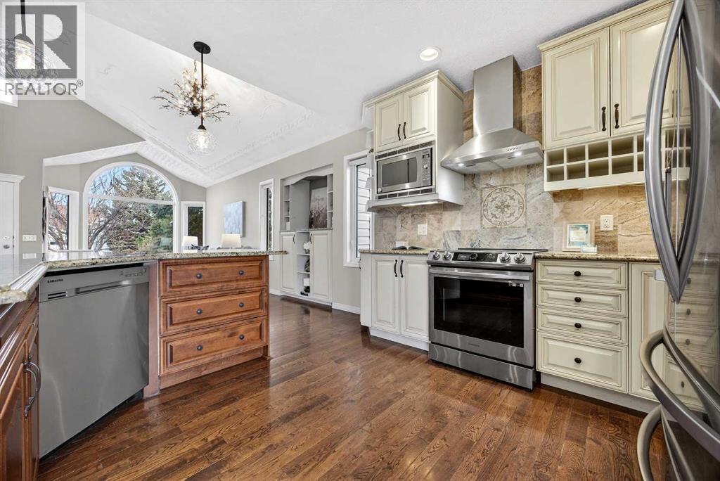 104 Meadowbrook Bay Se, Airdrie, Alberta  T4A 2B3 - Photo 12 - A2287567