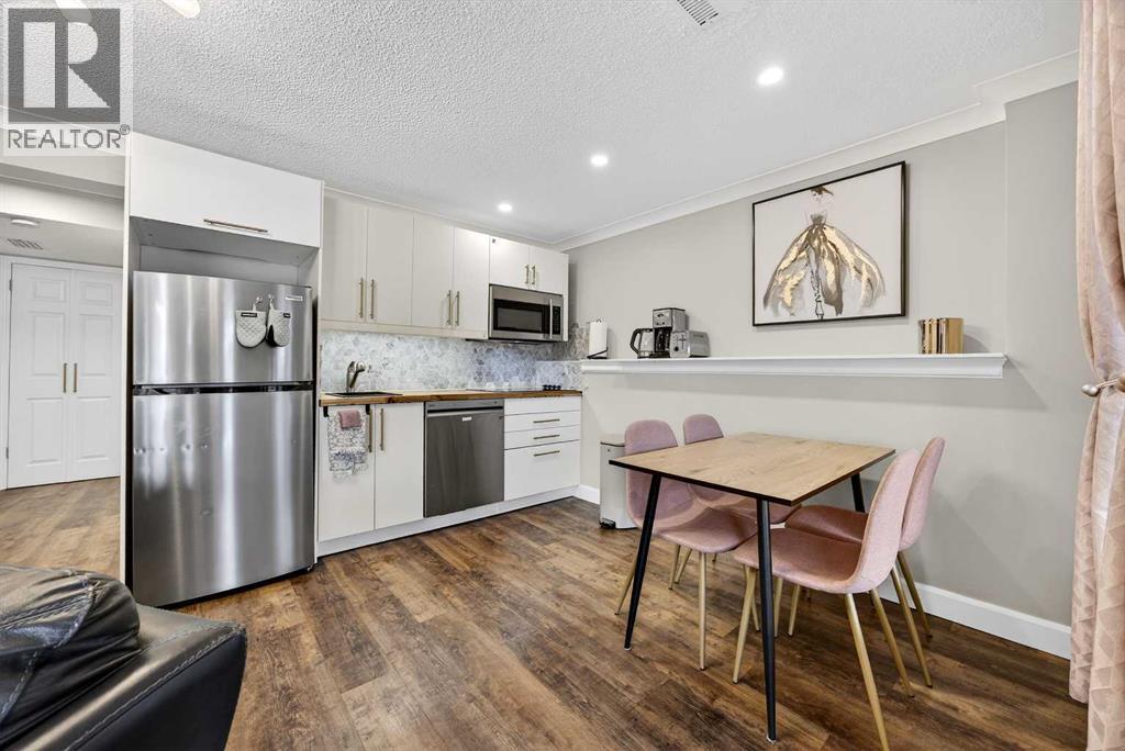 104 Meadowbrook Bay Se, Airdrie, Alberta  T4A 2B3 - Photo 37 - A2287567