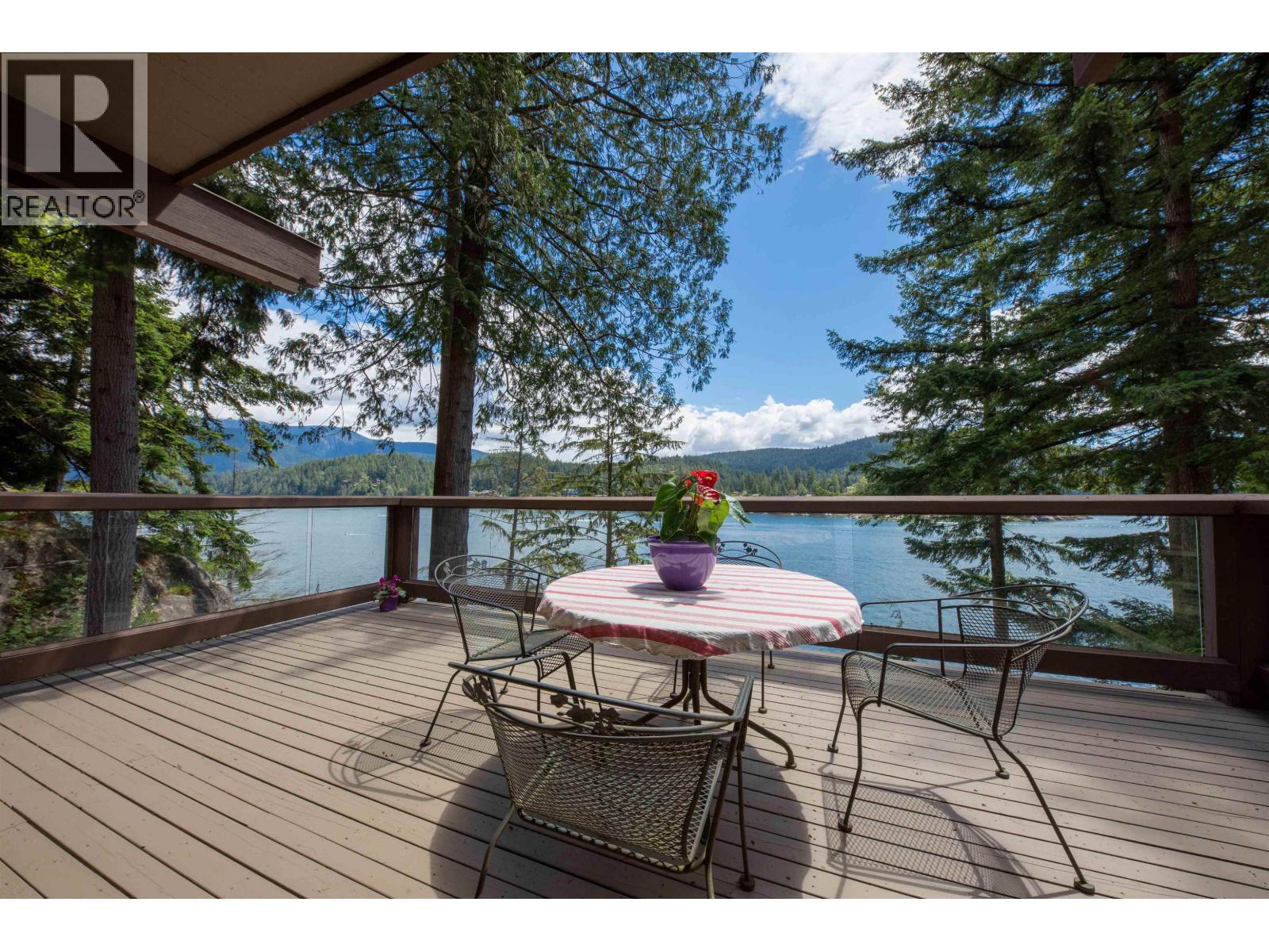 4885 Cove Cliff Place, North Vancouver, British Columbia  V7G 1H9 - Photo 8 - R3099086