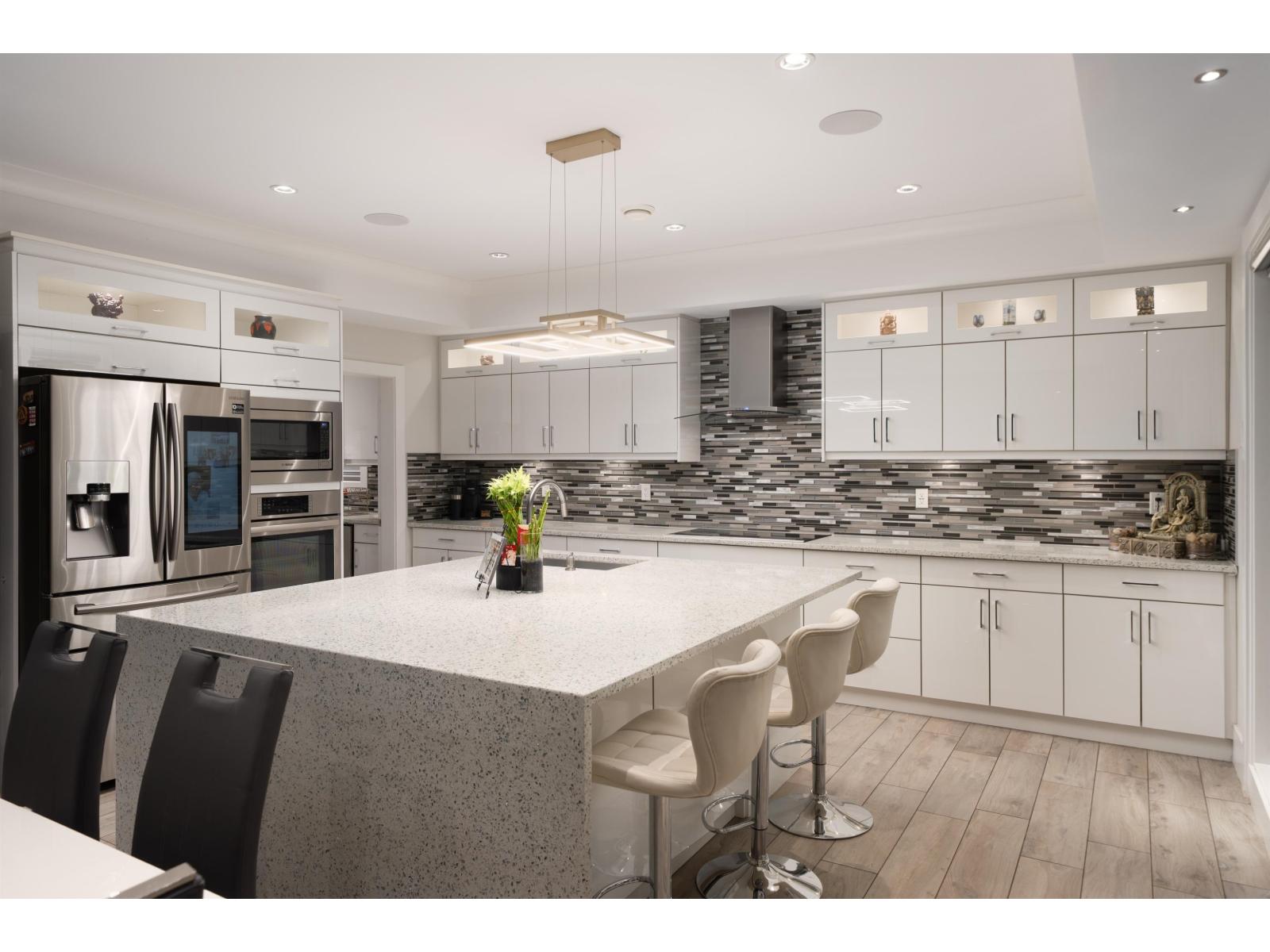 17985 56a Avenue, Surrey, British Columbia  V3S 5H4 - Photo 13 - R3097814