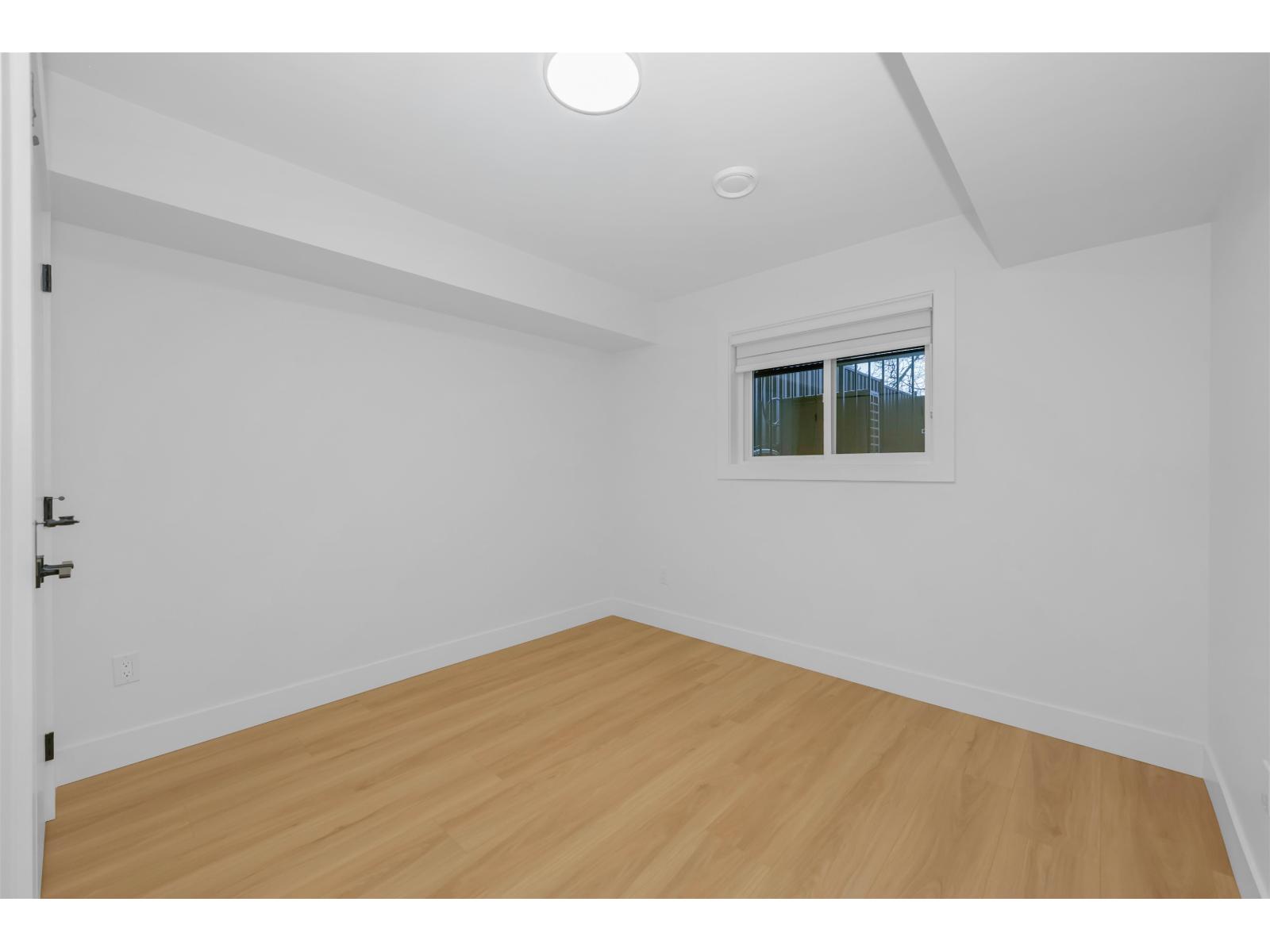 8 2168 Vinewood Street, Abbotsford, British Columbia  V2S 3S4 - Photo 3 - R3099651