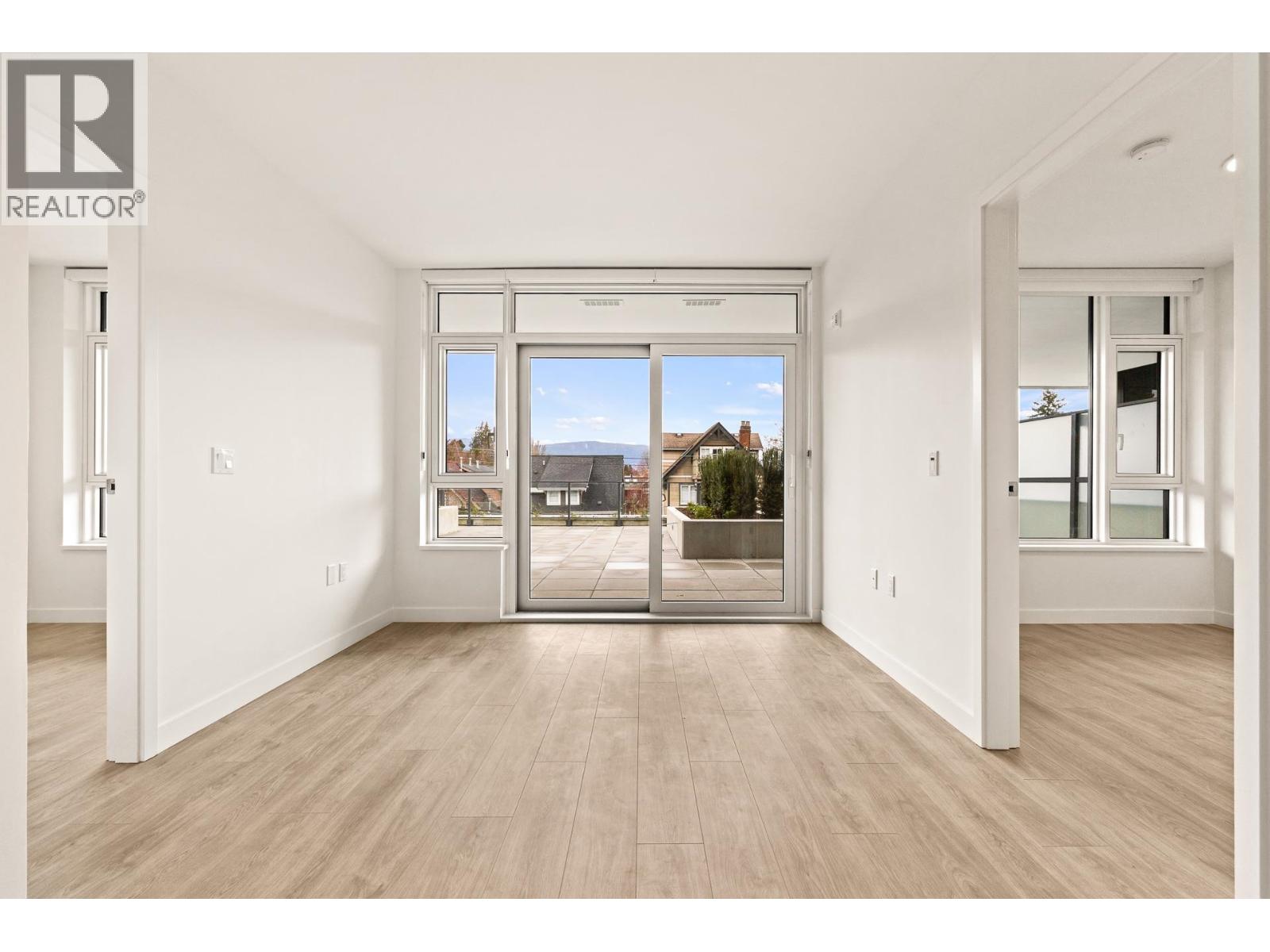 220 1981 Macdonald Street, Vancouver, British Columbia  V6K 0H9 - Photo 12 - R3098910