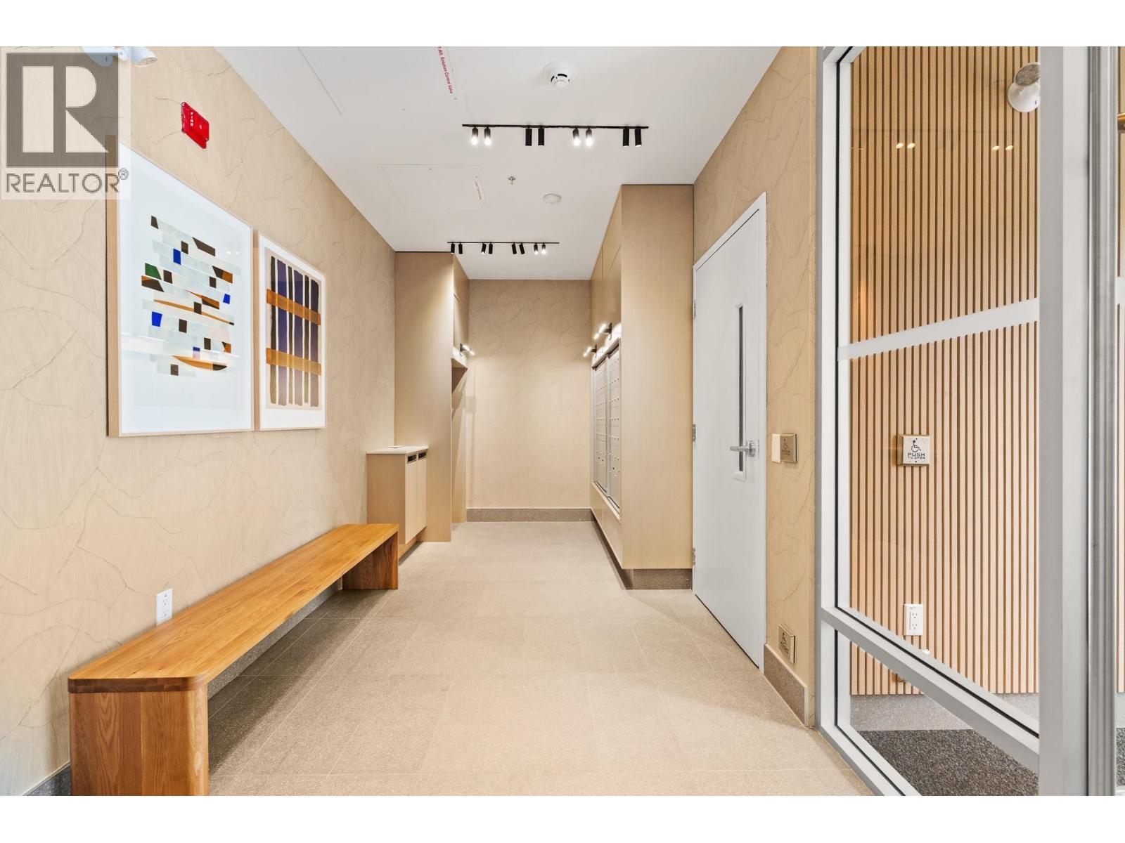 220 1981 Macdonald Street, Vancouver, British Columbia  V6K 0H9 - Photo 4 - R3098910