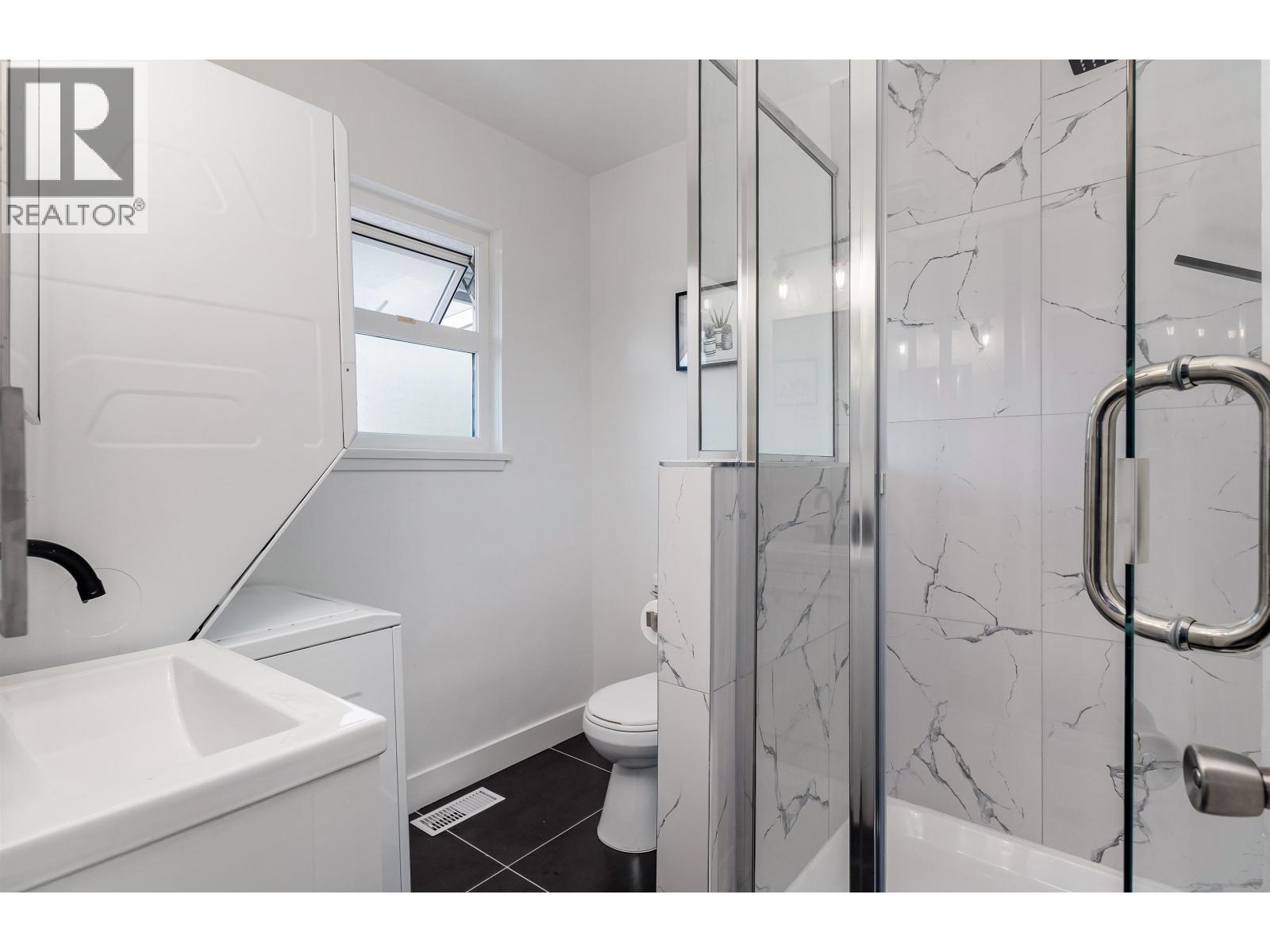 2317 Como Lake Avenue, Coquitlam, British Columbia  V3J 3R7 - Photo 14 - R3099619