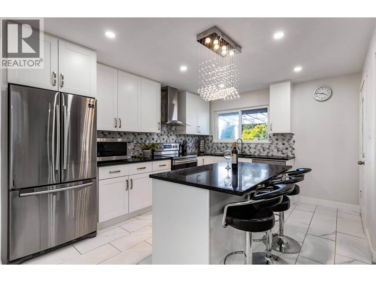 2317 Como Lake Avenue, Coquitlam, British Columbia  V3J 3R7 - Photo 6 - R3099619