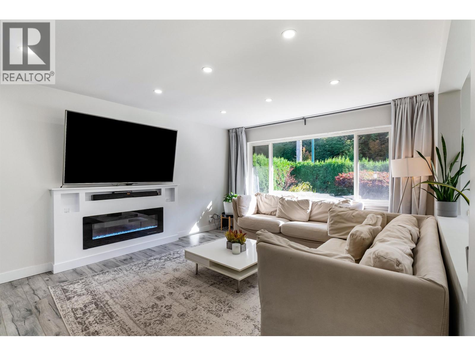 2317 COMO LAKE AVENUE, coquitlam, British Columbia