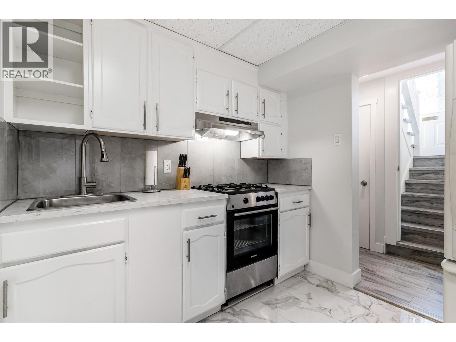 2317 Como Lake Avenue, Coquitlam, British Columbia  V3J 3R7 - Photo 22 - R3099619