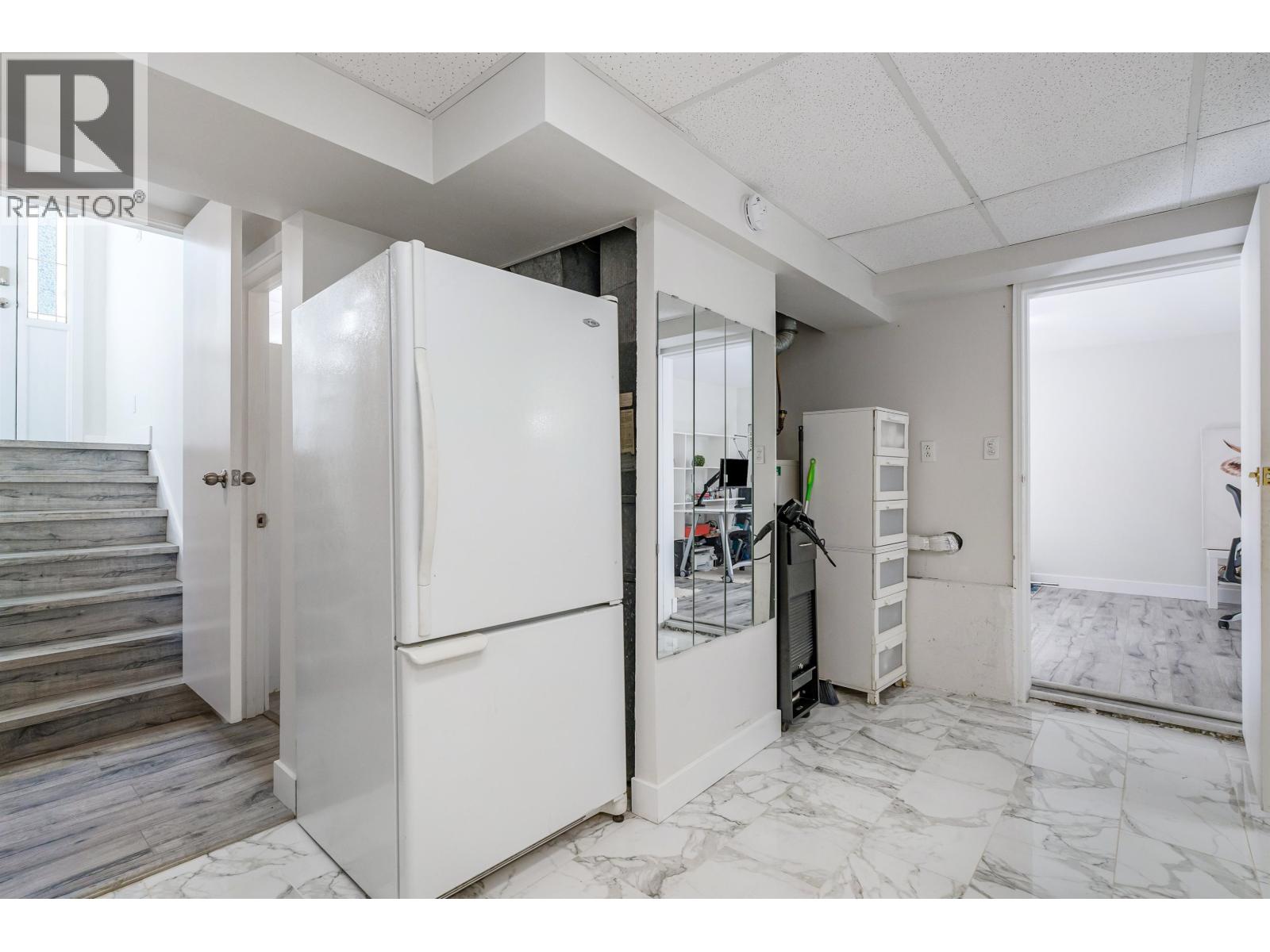 2317 Como Lake Avenue, Coquitlam, British Columbia  V3J 3R7 - Photo 23 - R3099619