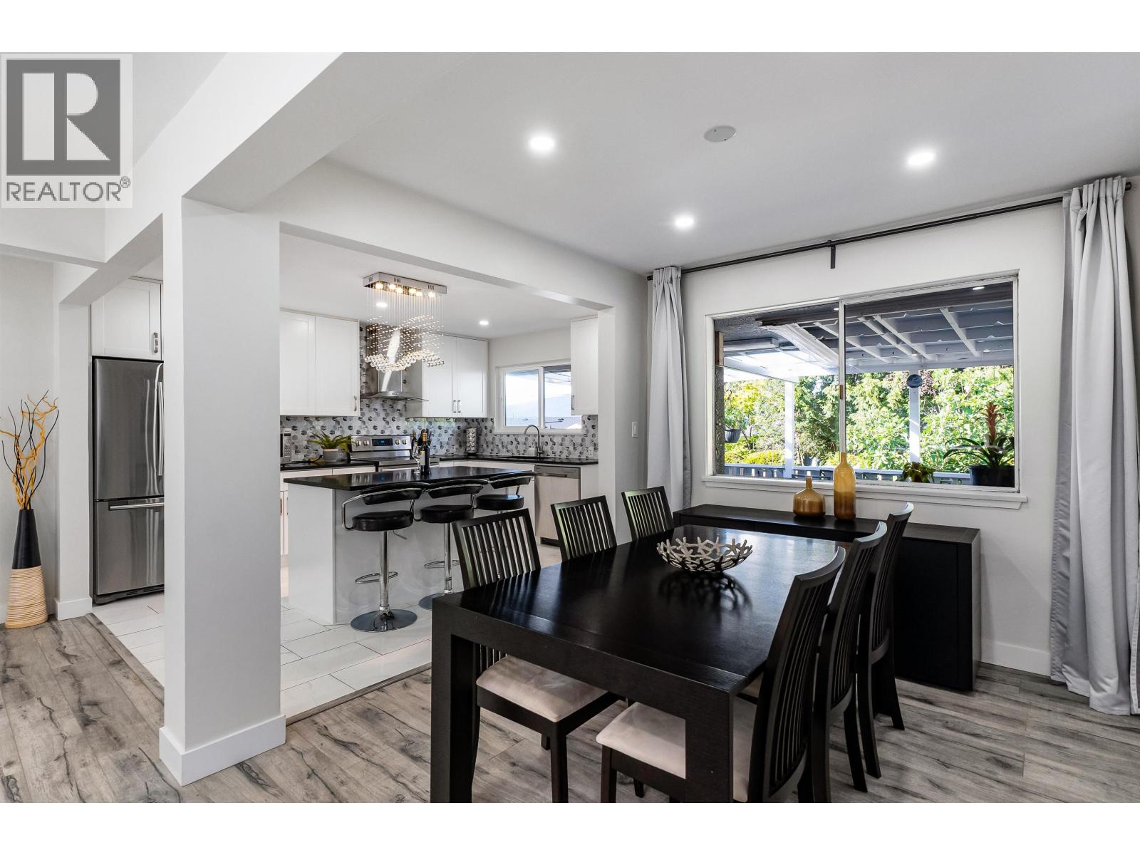 2317 Como Lake Avenue, Coquitlam, British Columbia  V3J 3R7 - Photo 5 - R3099619