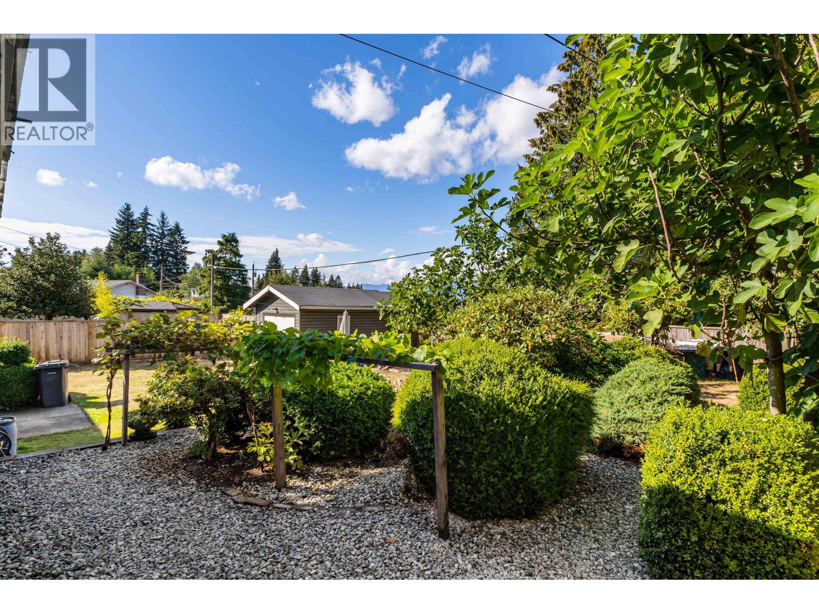 2317 Como Lake Avenue, Coquitlam, British Columbia  V3J 3R7 - Photo 28 - R3099619