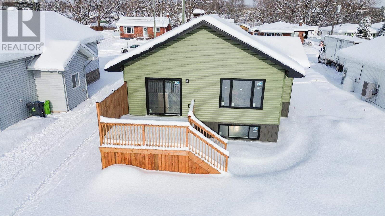 255 East Balfour St, Sault Ste. Marie, Ontario  P6C 1W9 - Photo 44 - SM253420