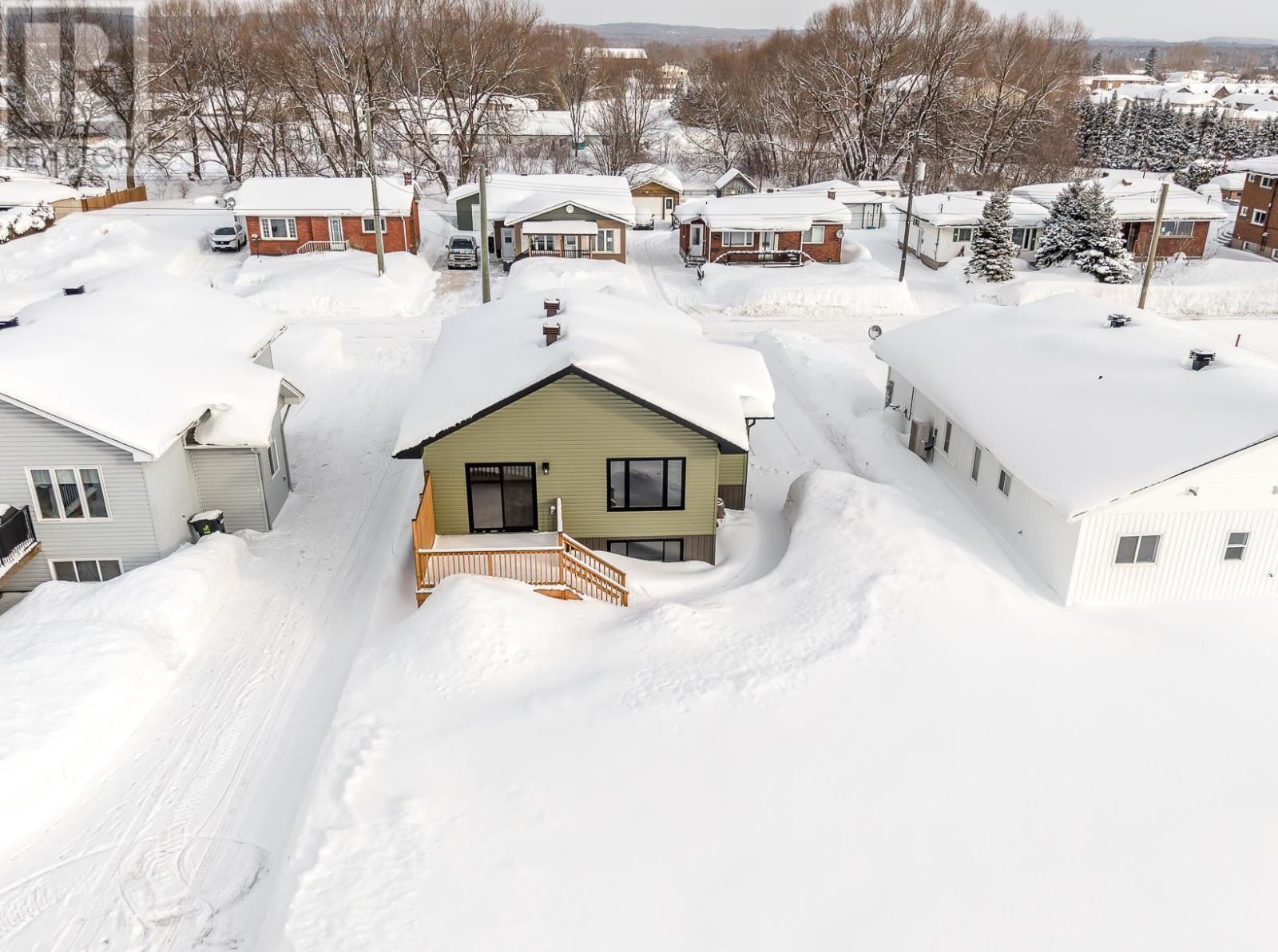 255 East Balfour St, Sault Ste. Marie, Ontario  P6C 1W9 - Photo 45 - SM253420