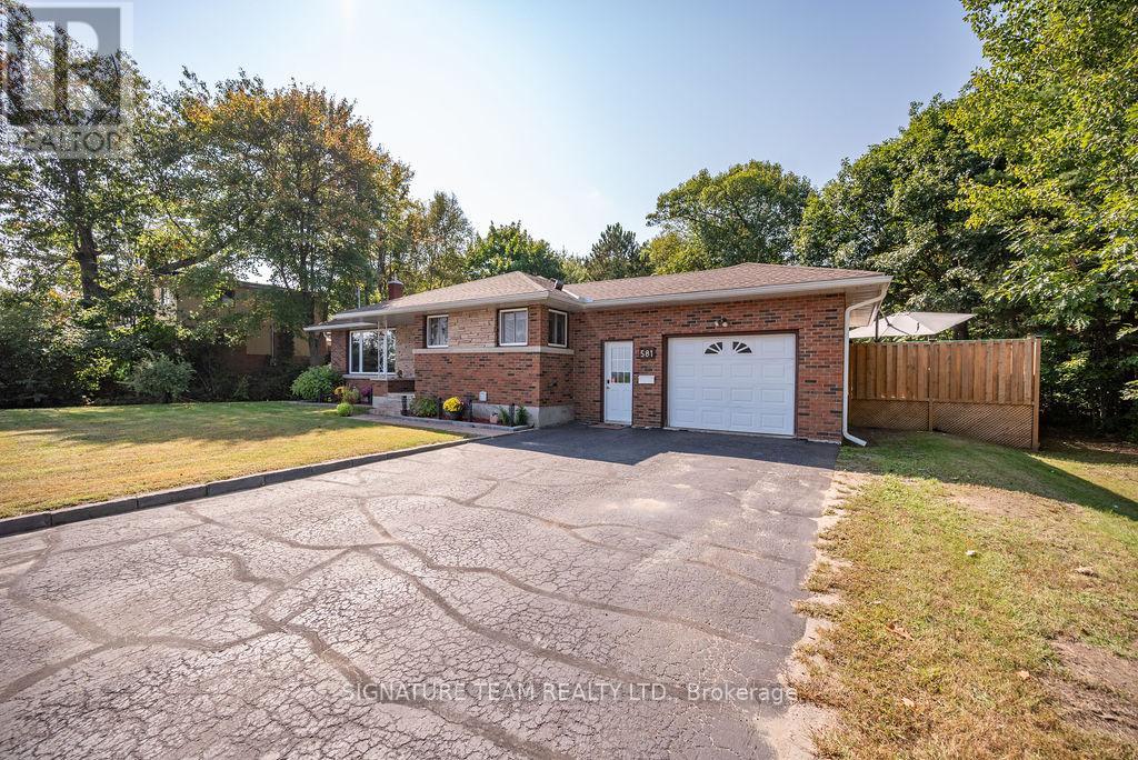 581 Laurentian Drive, Petawawa, Ontario  K8H 2M5 - Photo 2 - X12883304